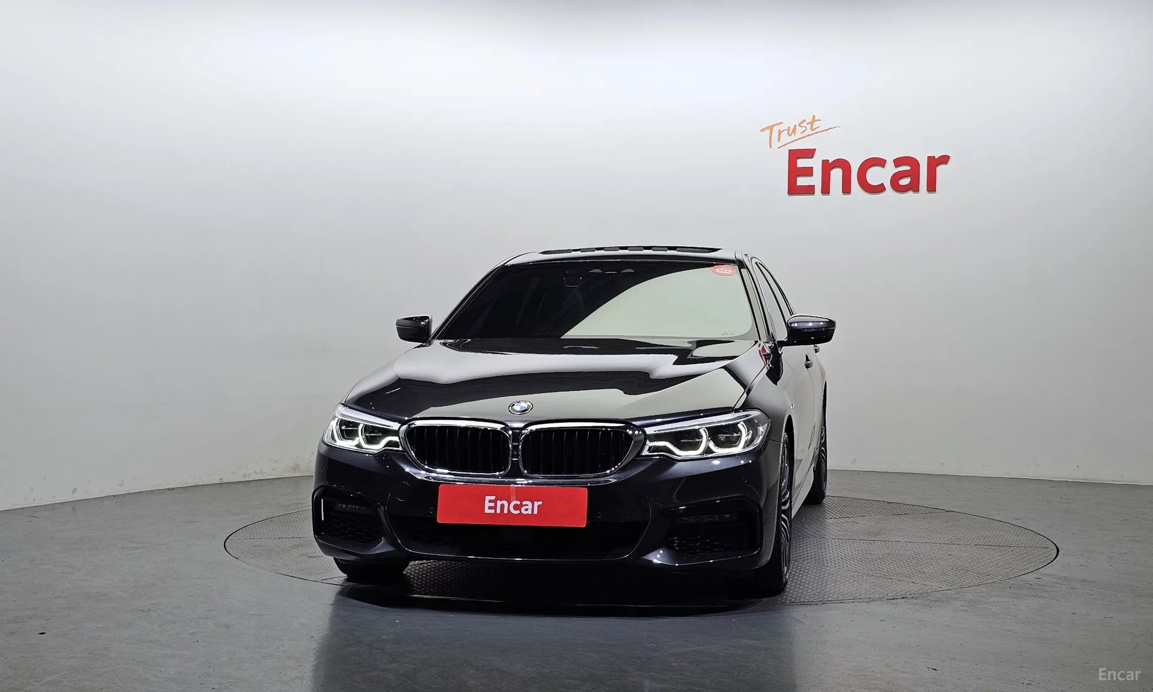 BMW 5 Series (G30) превью 2