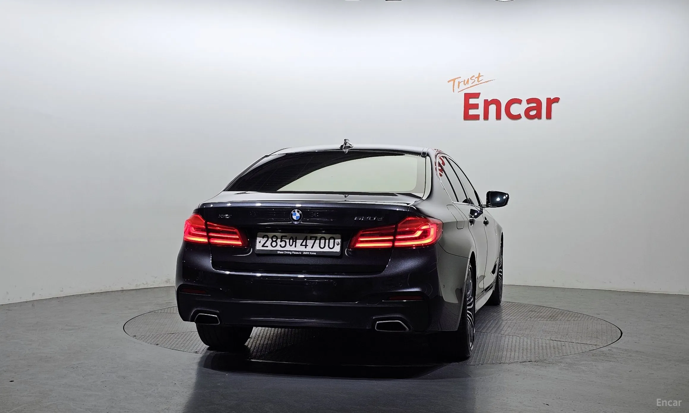 BMW 5 Series (G30) превью 3