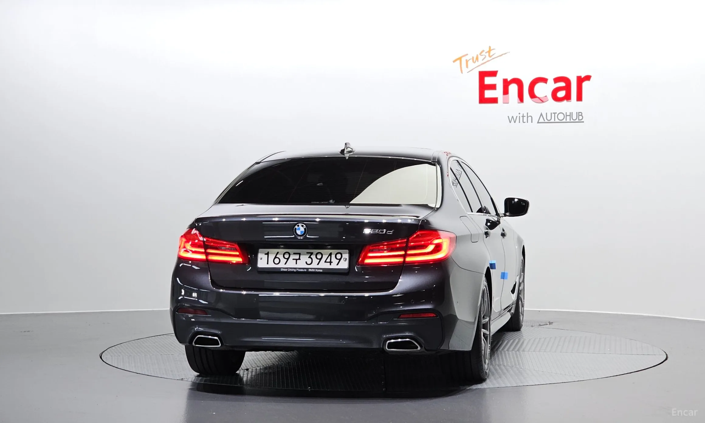 BMW 5 Series (G30) превью 3