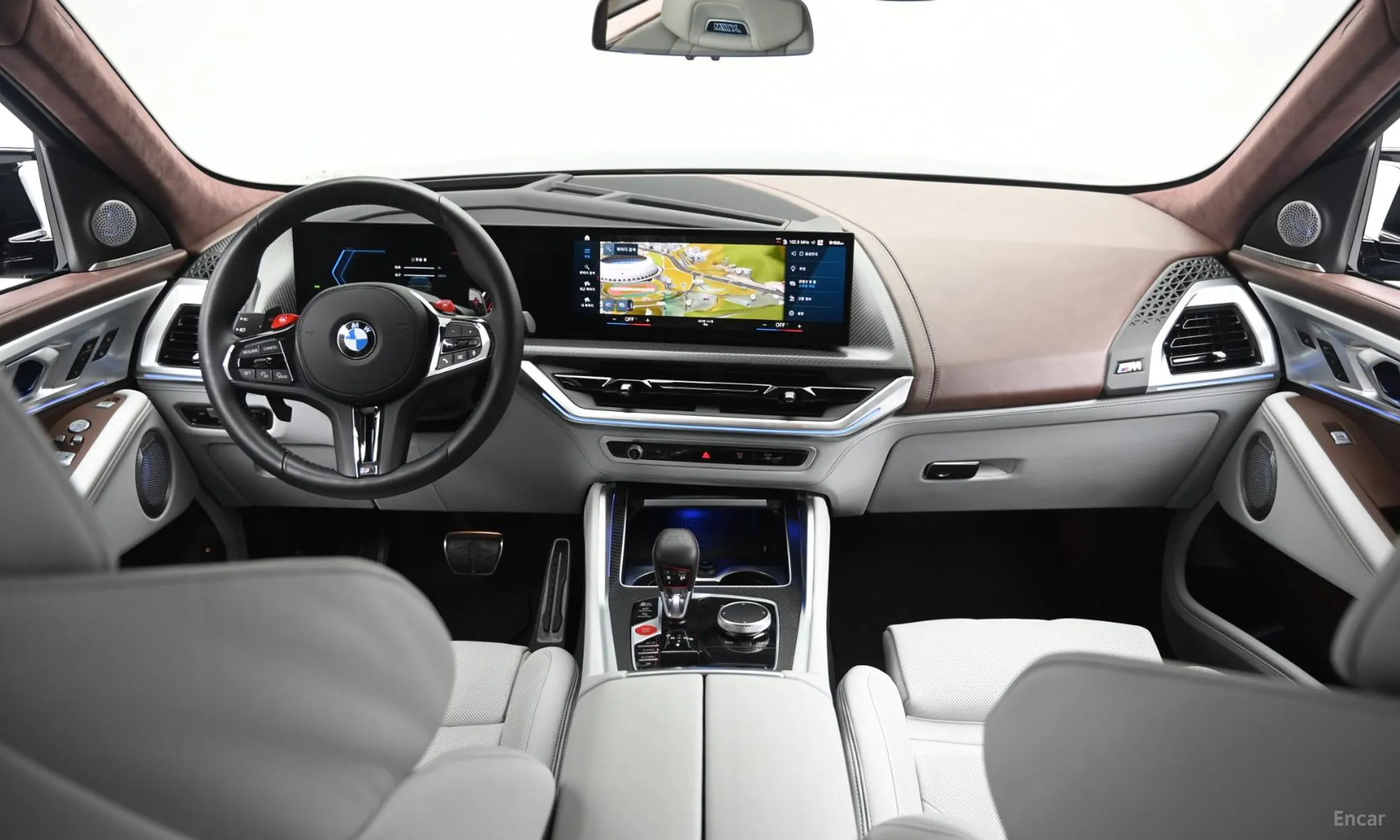 BMW XM (G09) превью 4