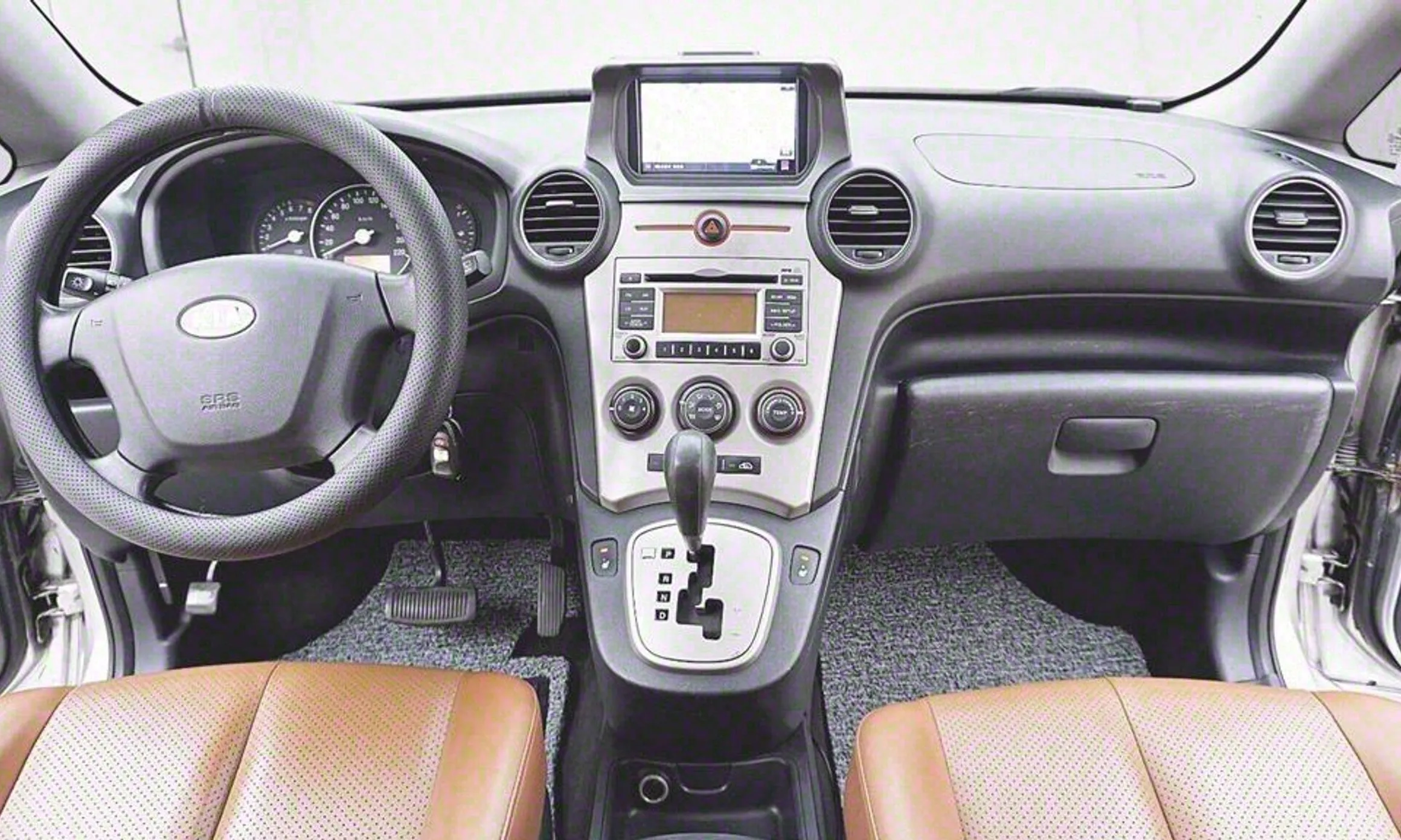 Kia Carens превью 4