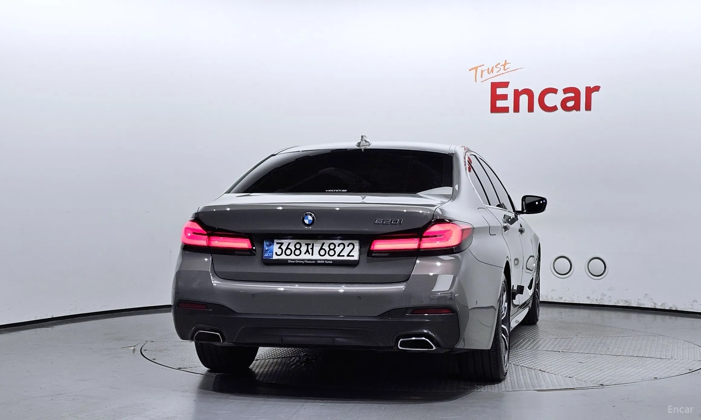 BMW 5 Series (G30) превью 3