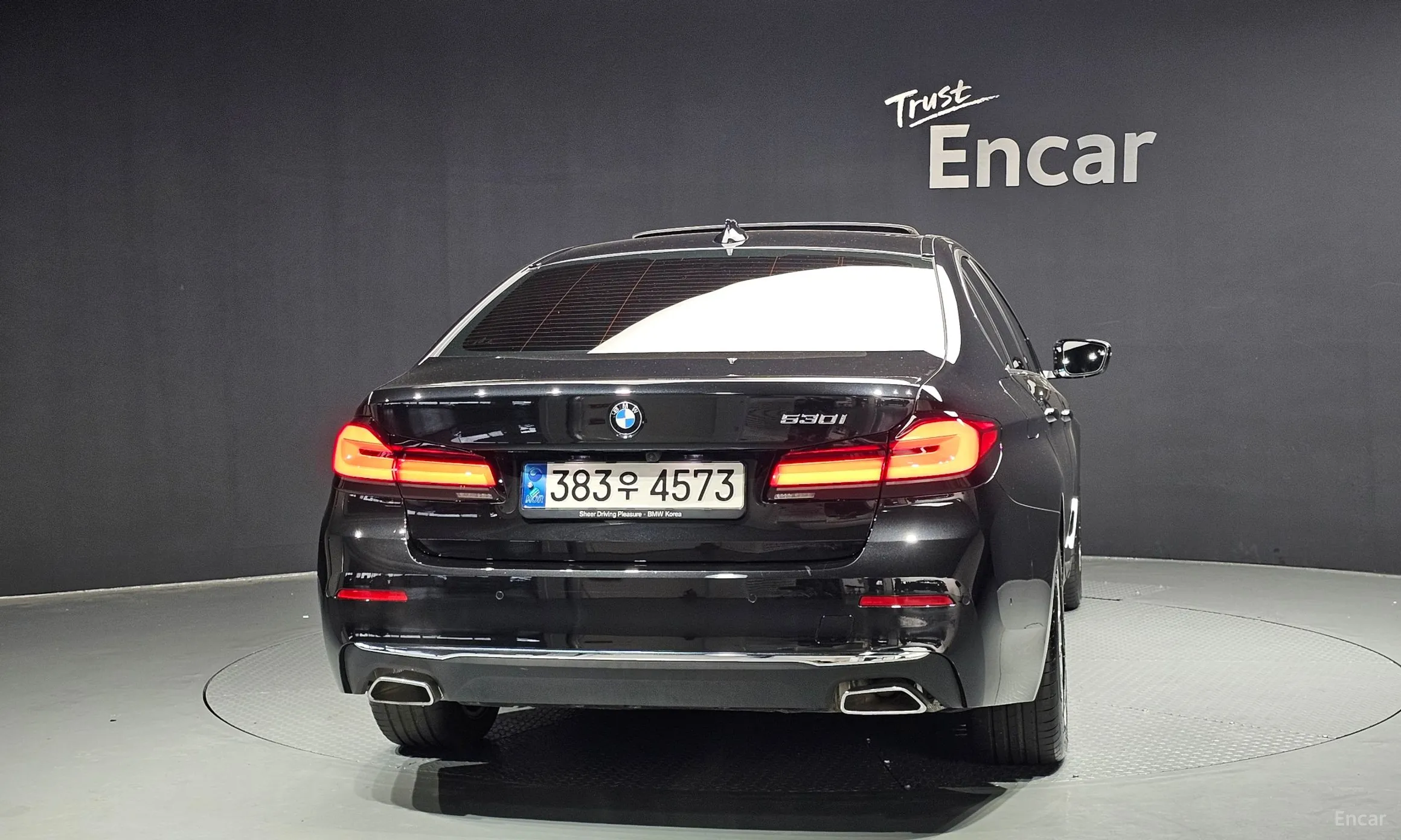 BMW 5 Series (G30) превью 3