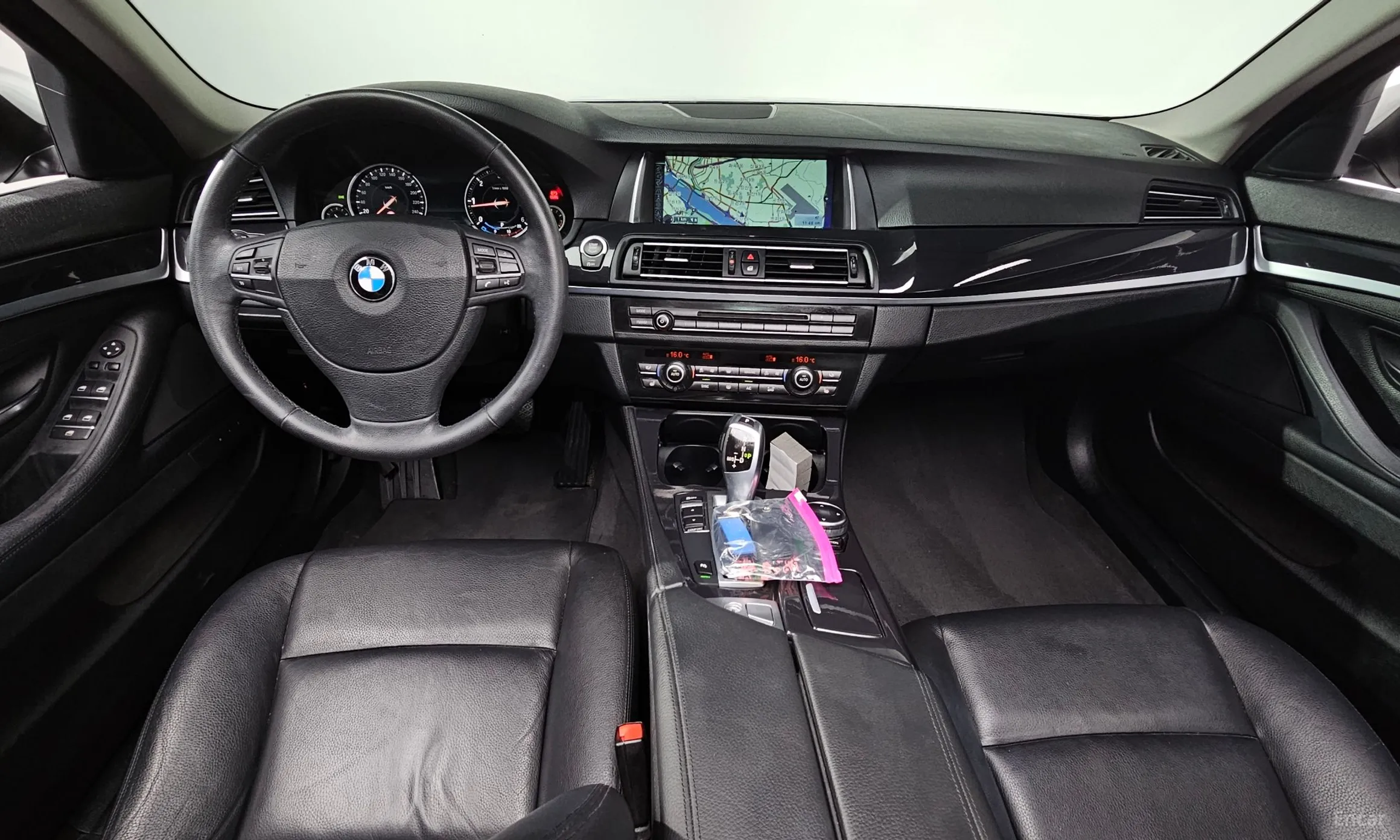 BMW 5 Series (F10) превью 4