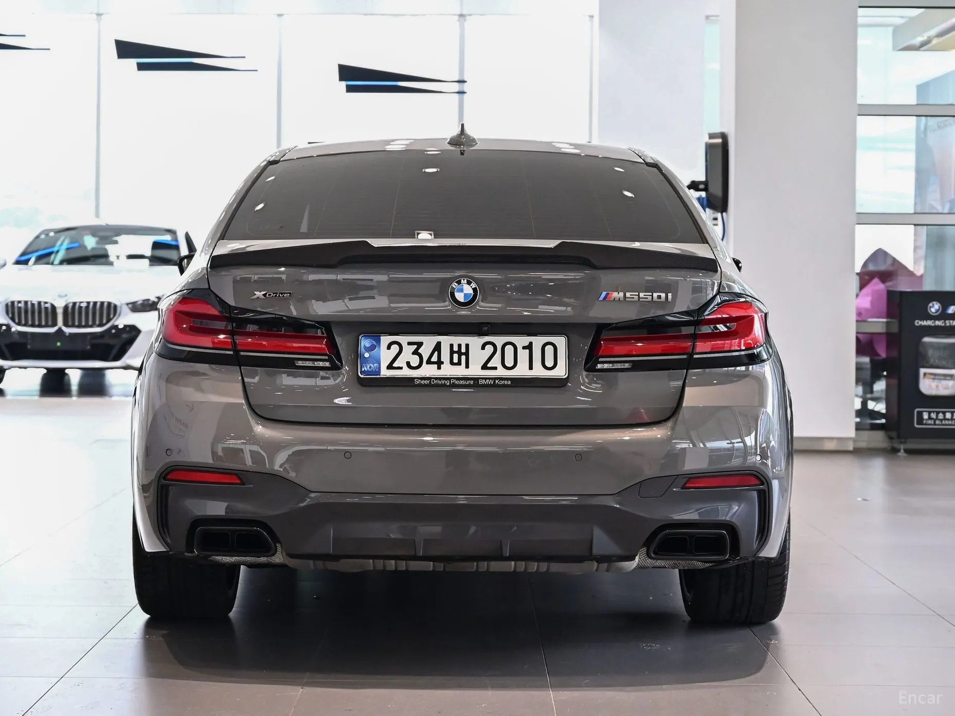 BMW 5 Series (G30) превью 2