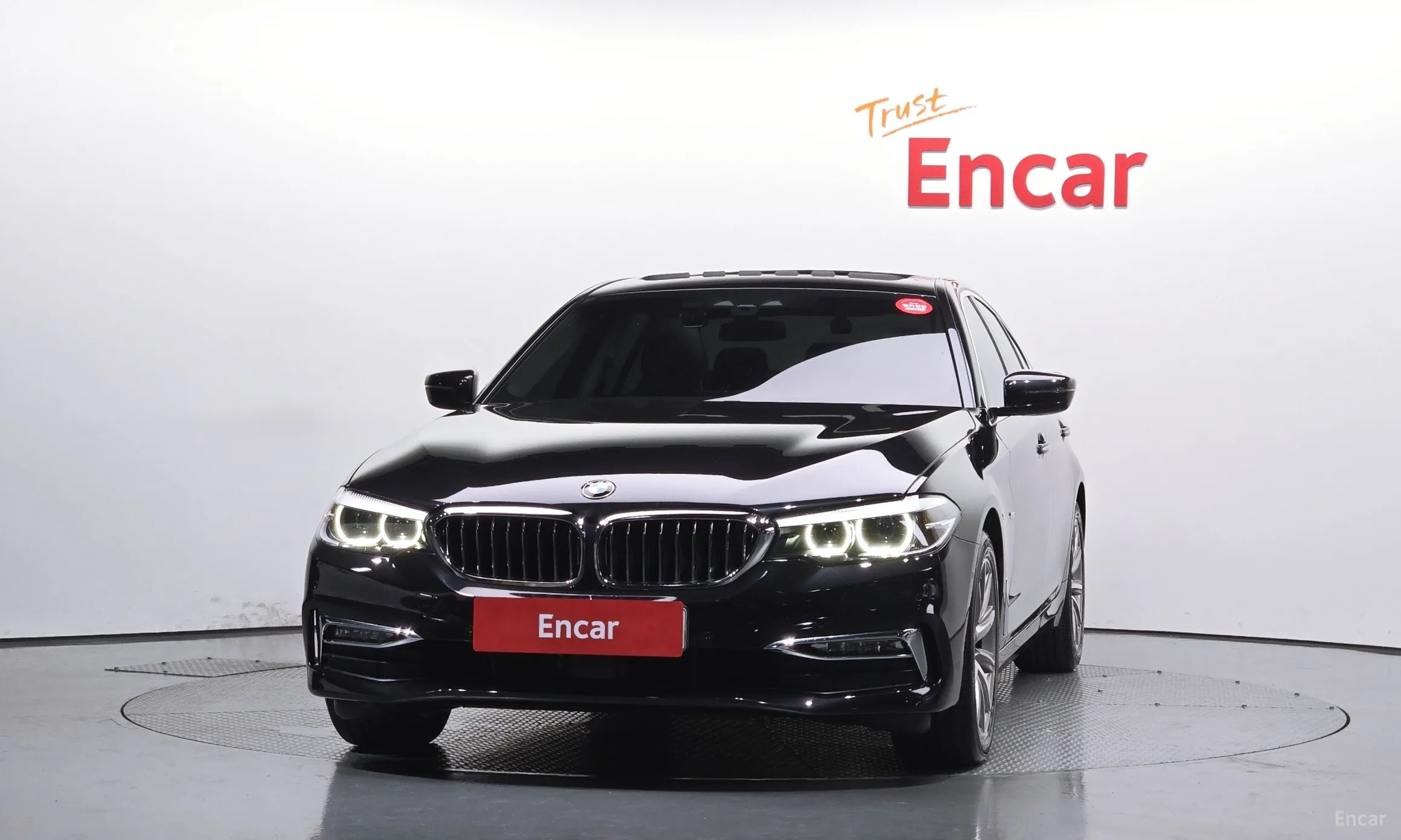 BMW 5 Series (G30) превью 2