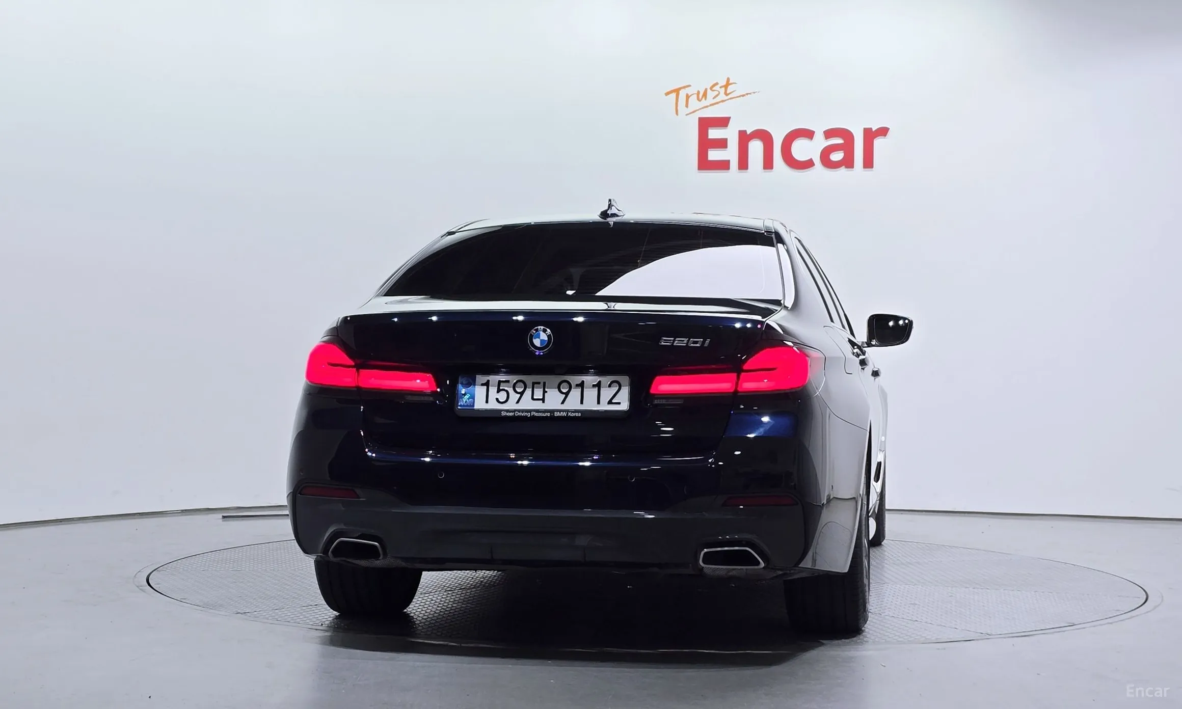 BMW 5 Series (G30) превью 3