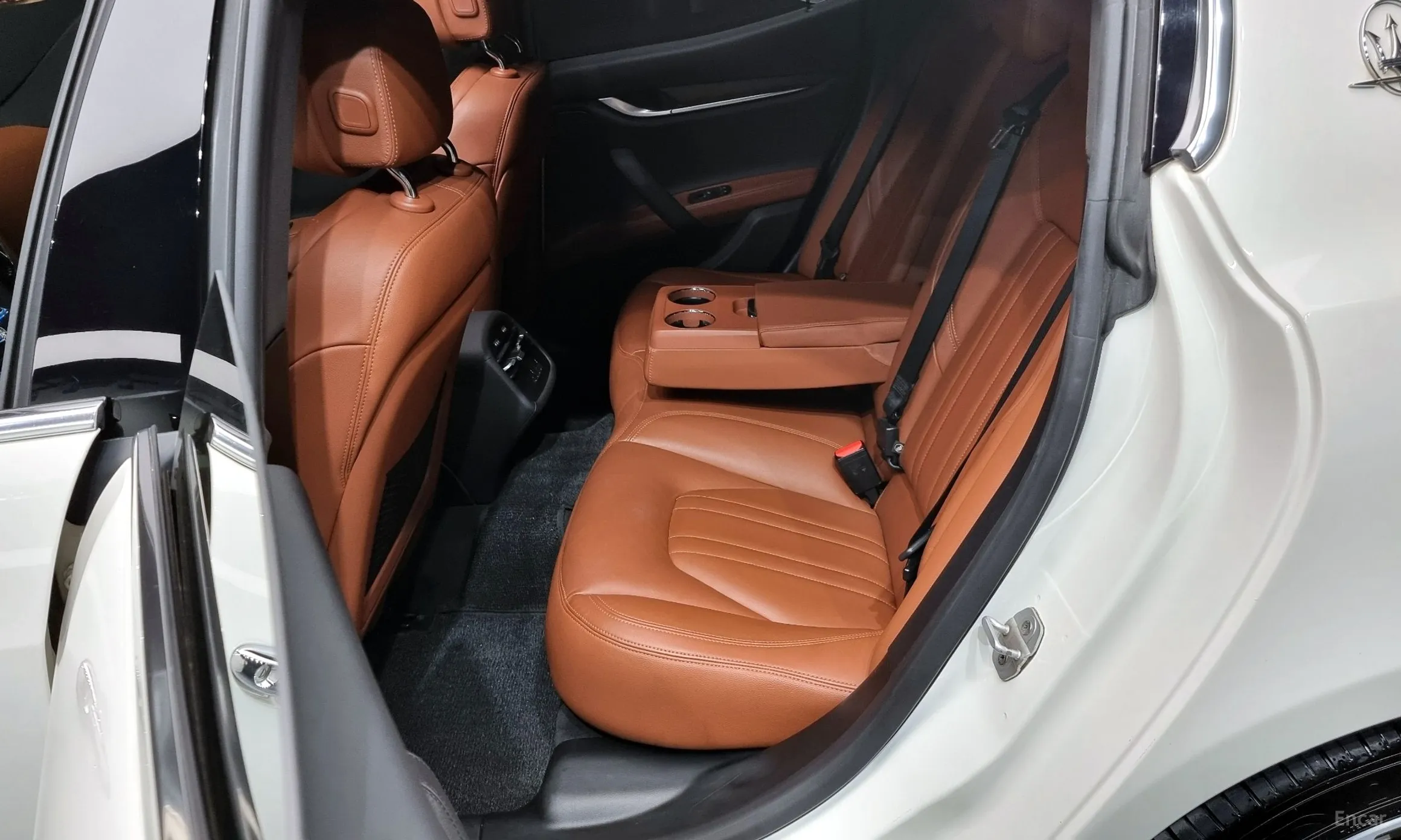 Maserati Ghibli превью 11