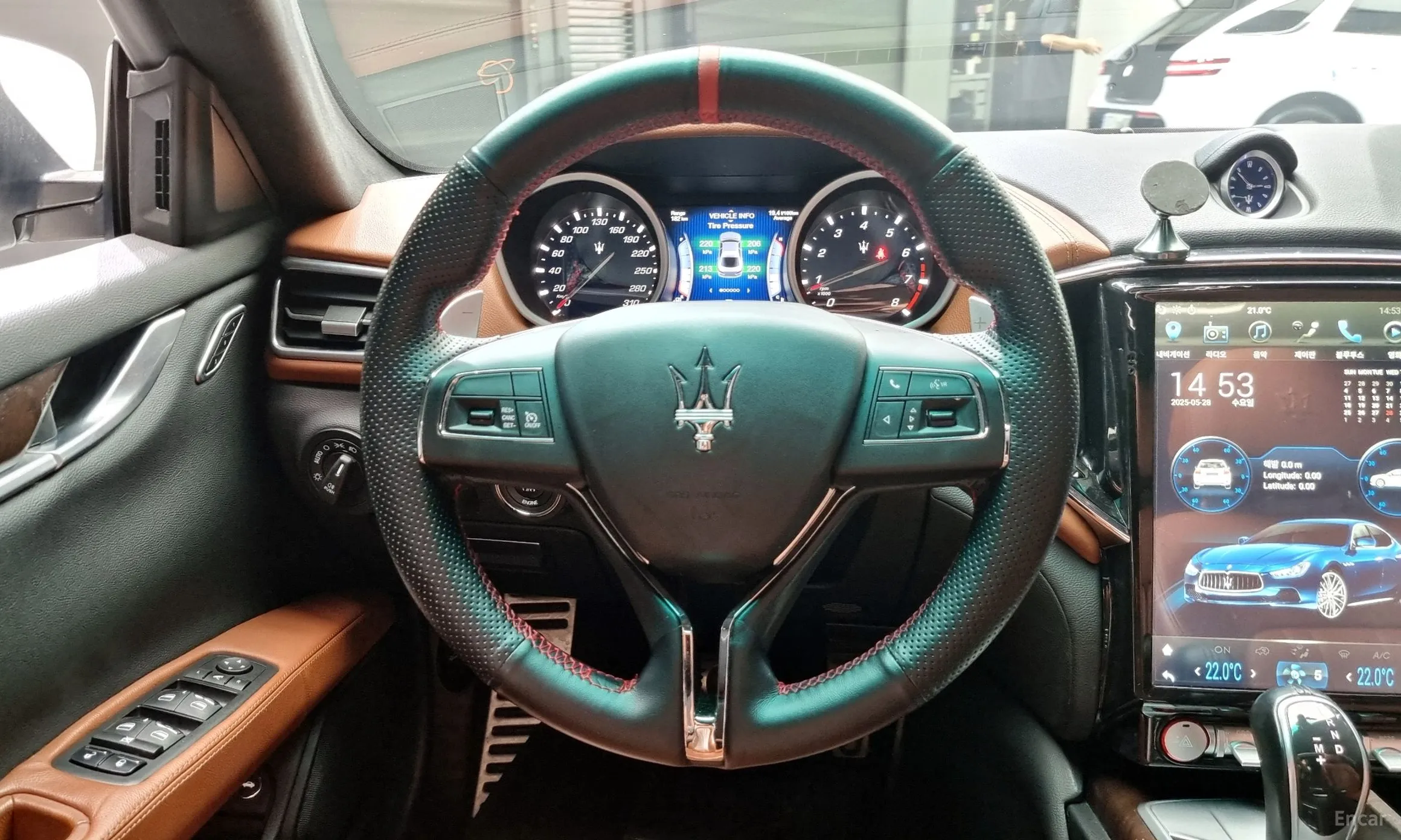 Maserati Ghibli превью 13