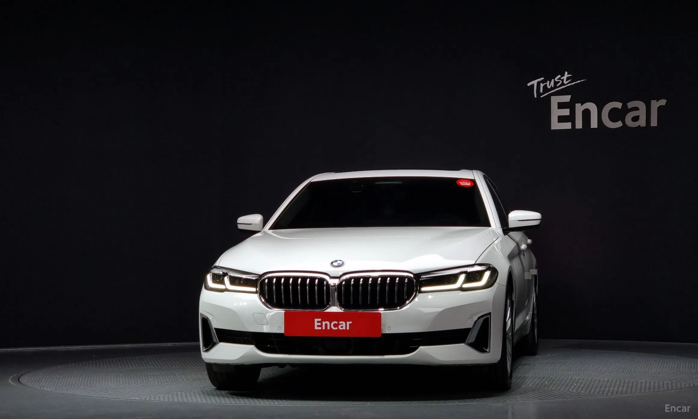 BMW 5 Series (G30) превью 2