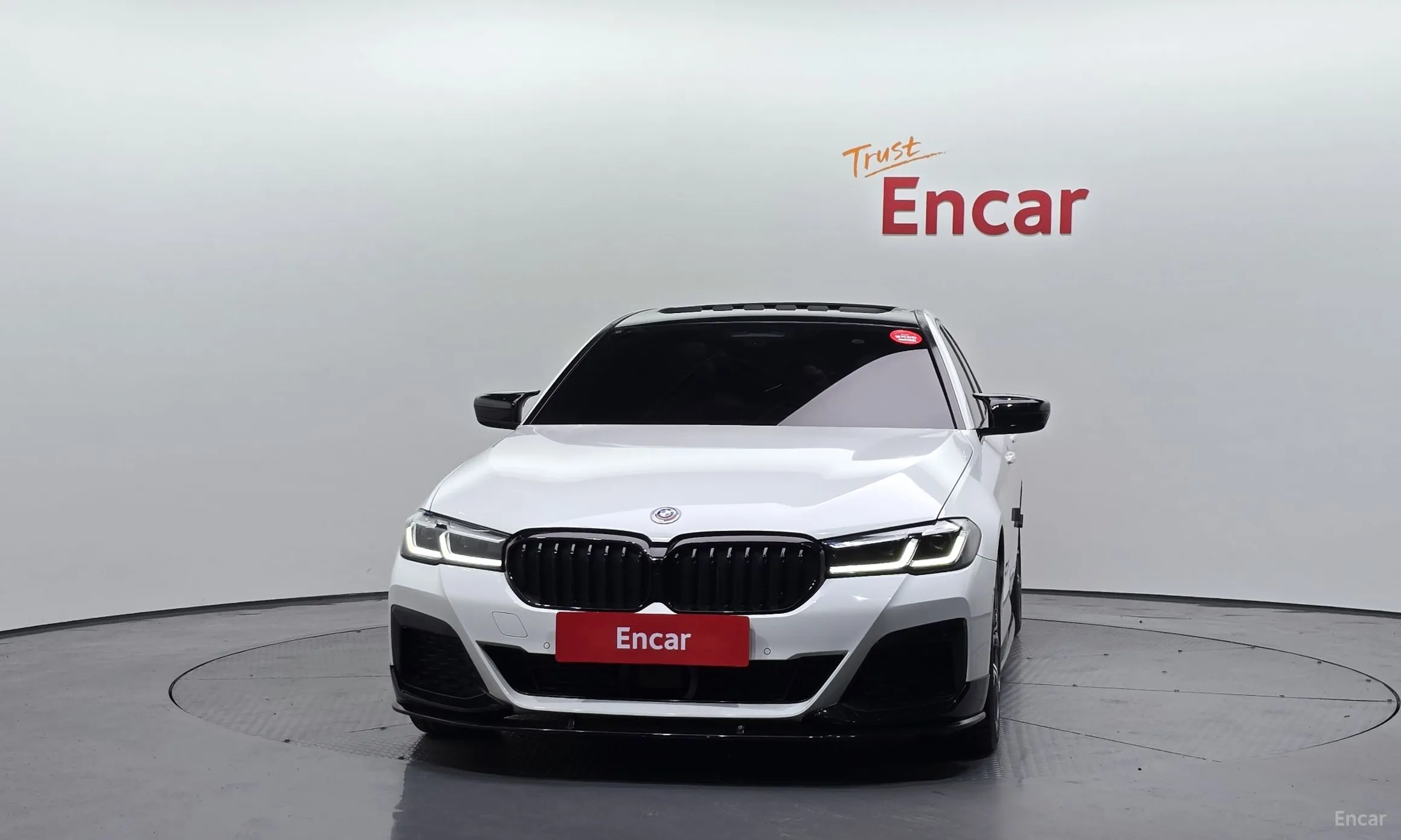 BMW 5 Series (G30) превью 2