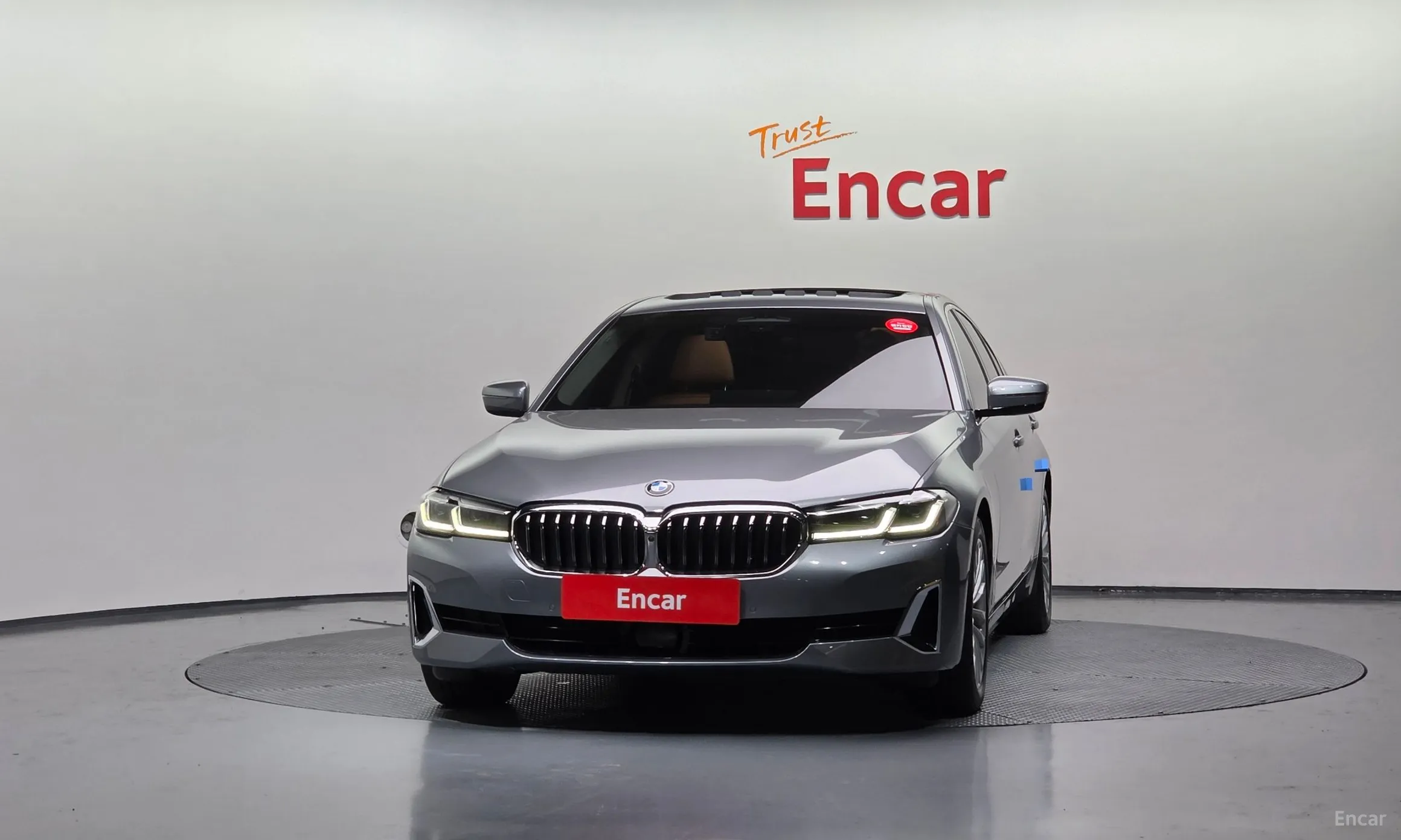 BMW 5 Series (G30) превью 2