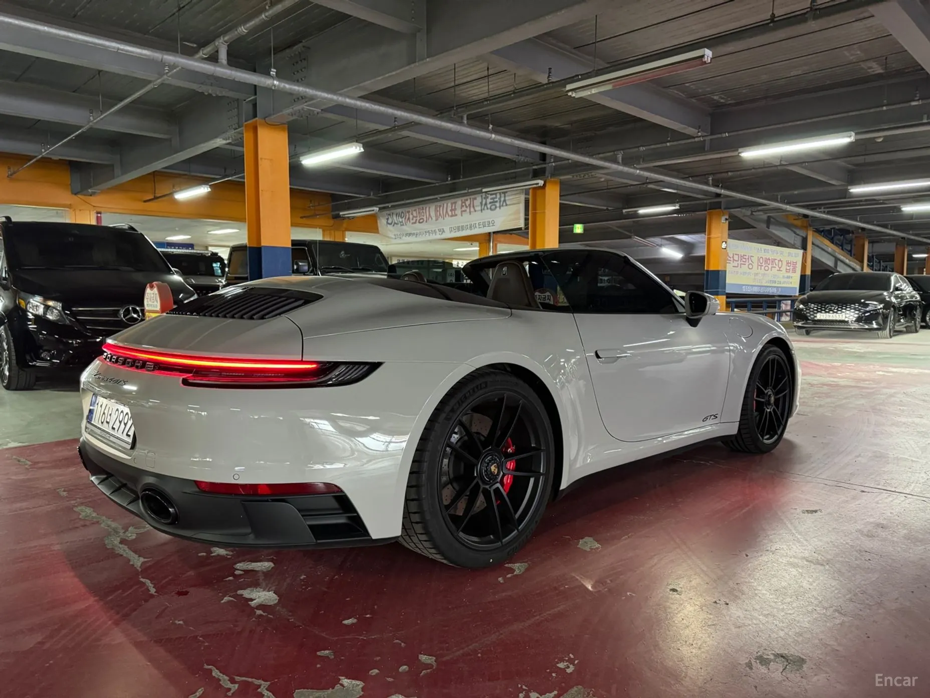 Porsche 911 (992)