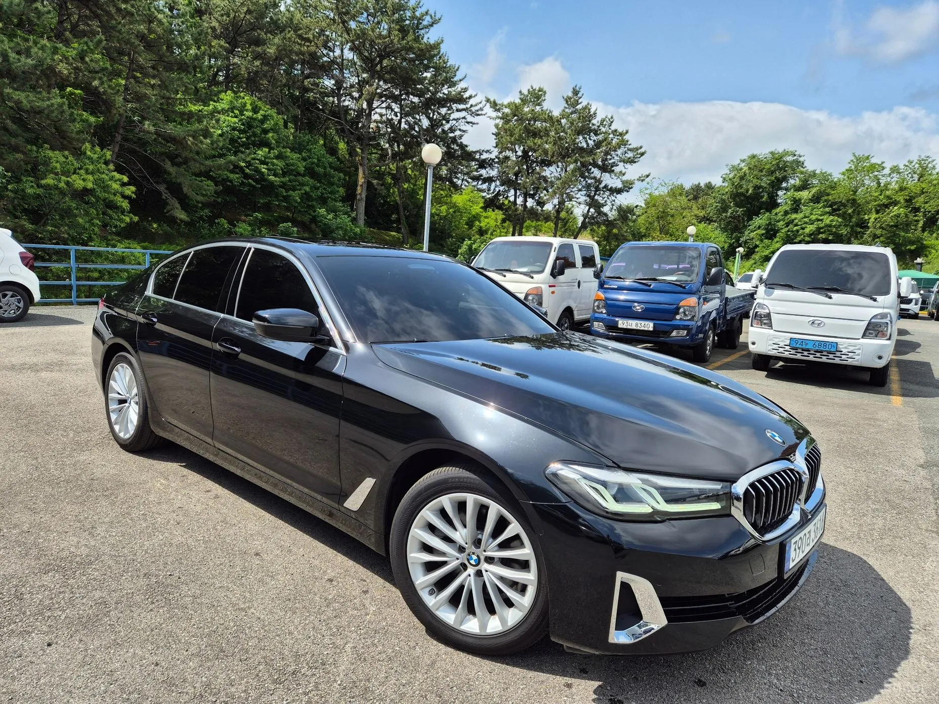 BMW 5 Series (G30) превью 2