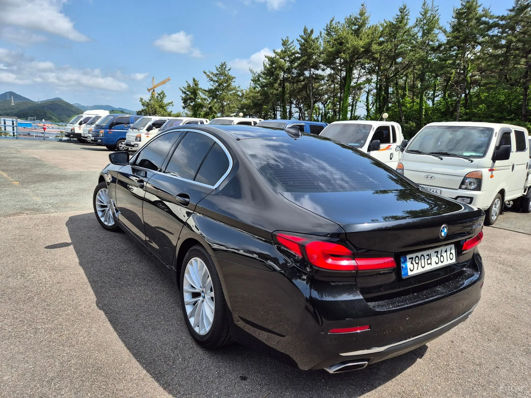 BMW 5 Series (G30) превью 4