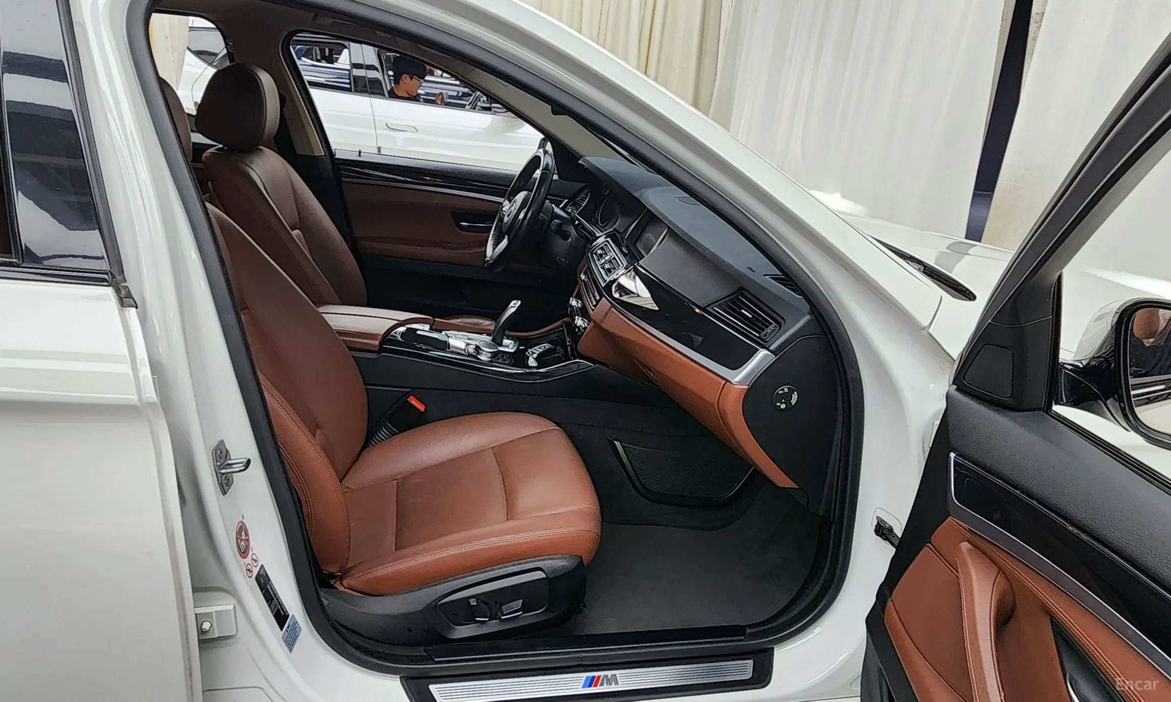 BMW 5 Series (F10) превью 4