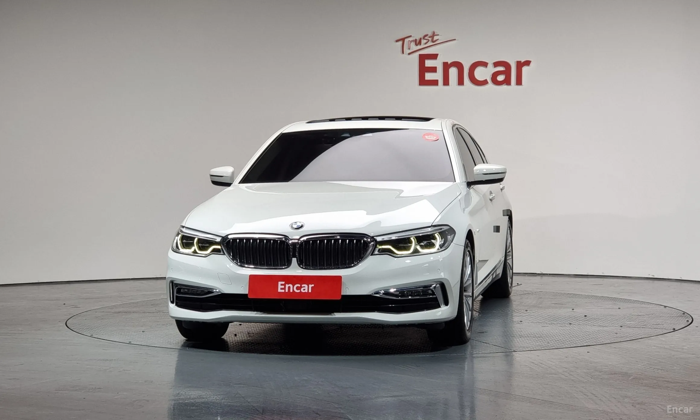 BMW 5 Series (G30) превью 2