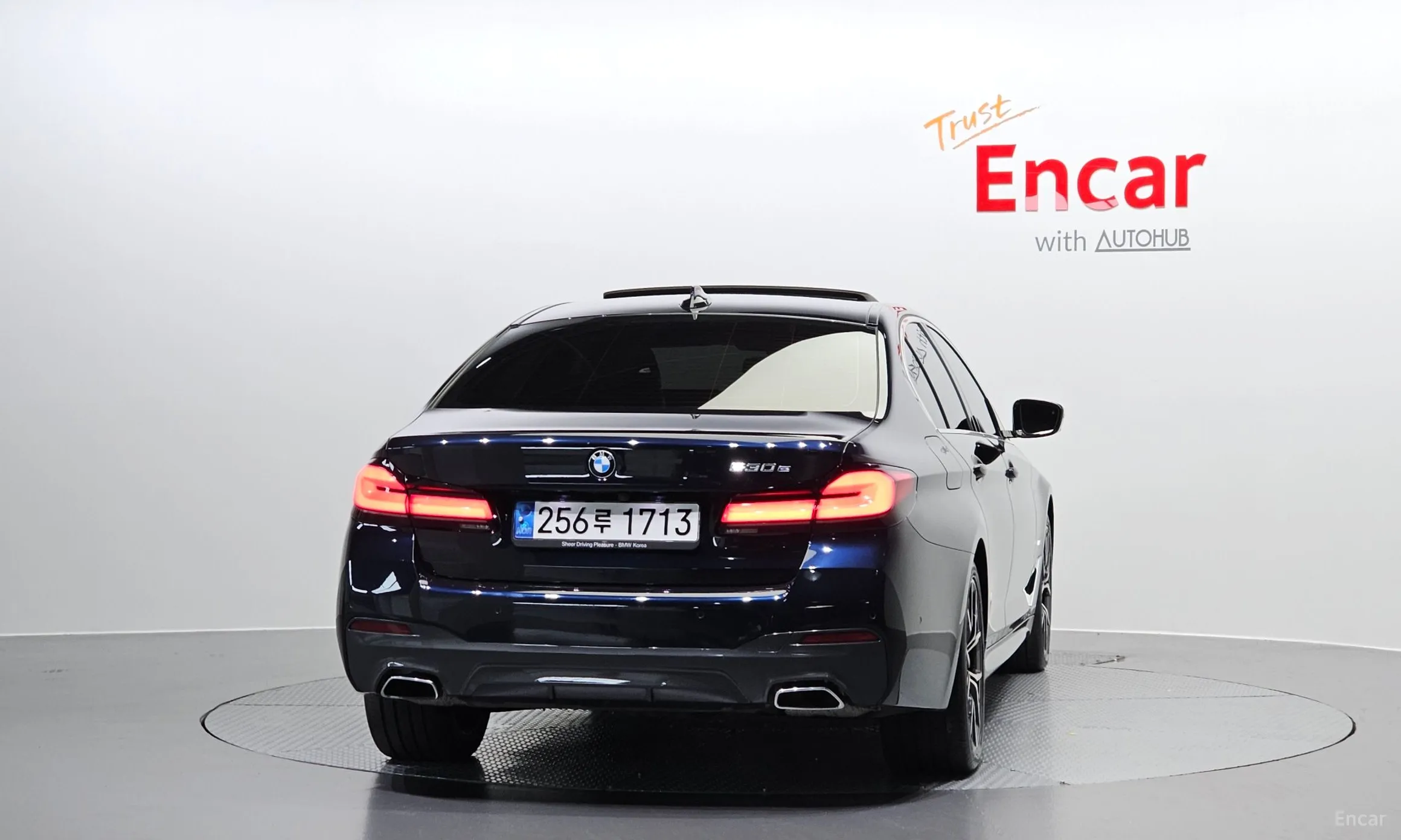 BMW 5 Series (G30) превью 3