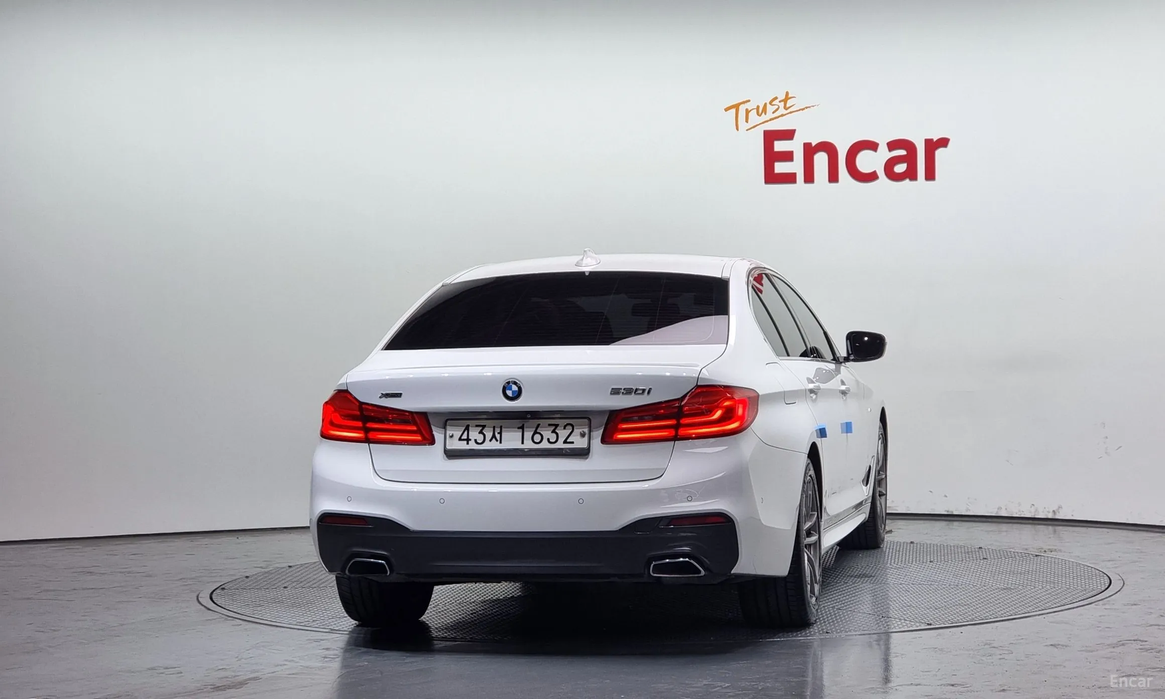 BMW 5 Series (G30) превью 3