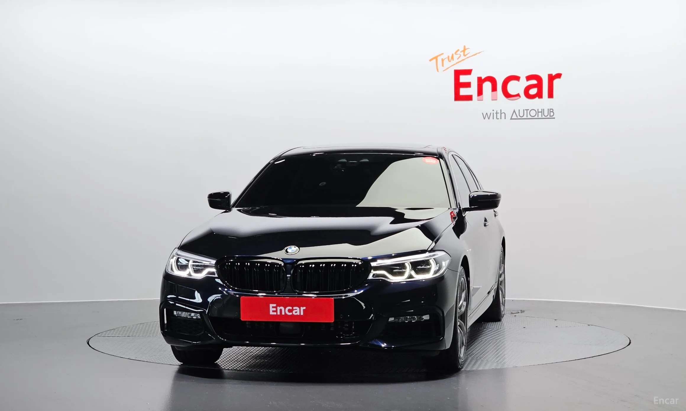 BMW 5 Series (G30) превью 2