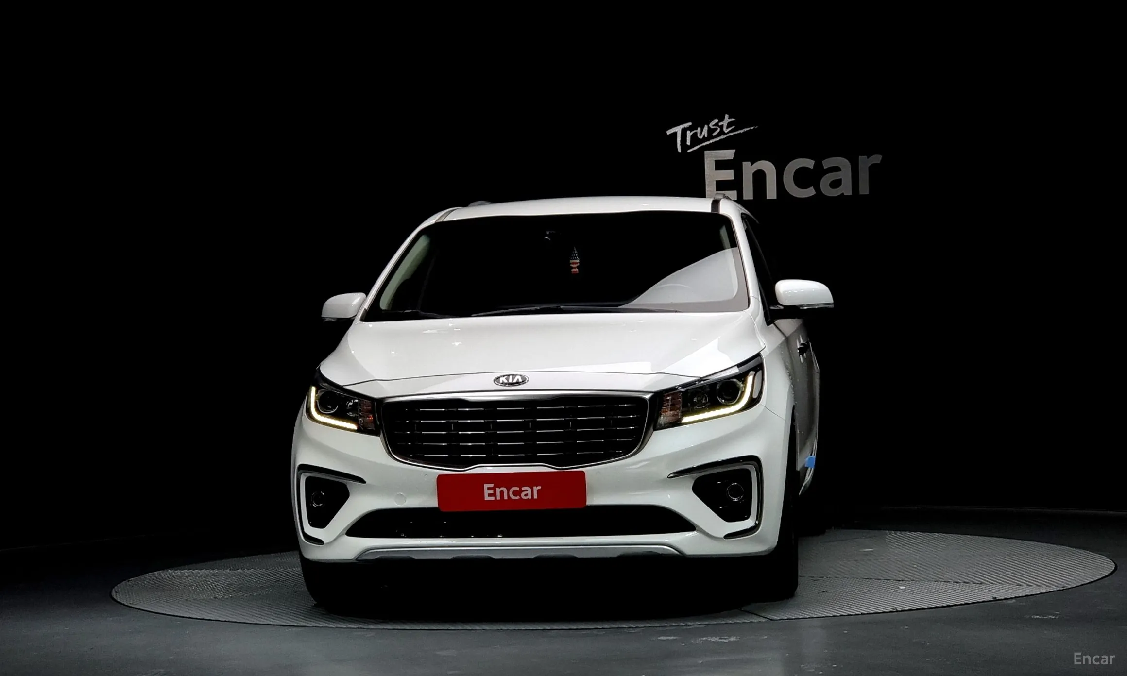 Kia Carnival превью 2