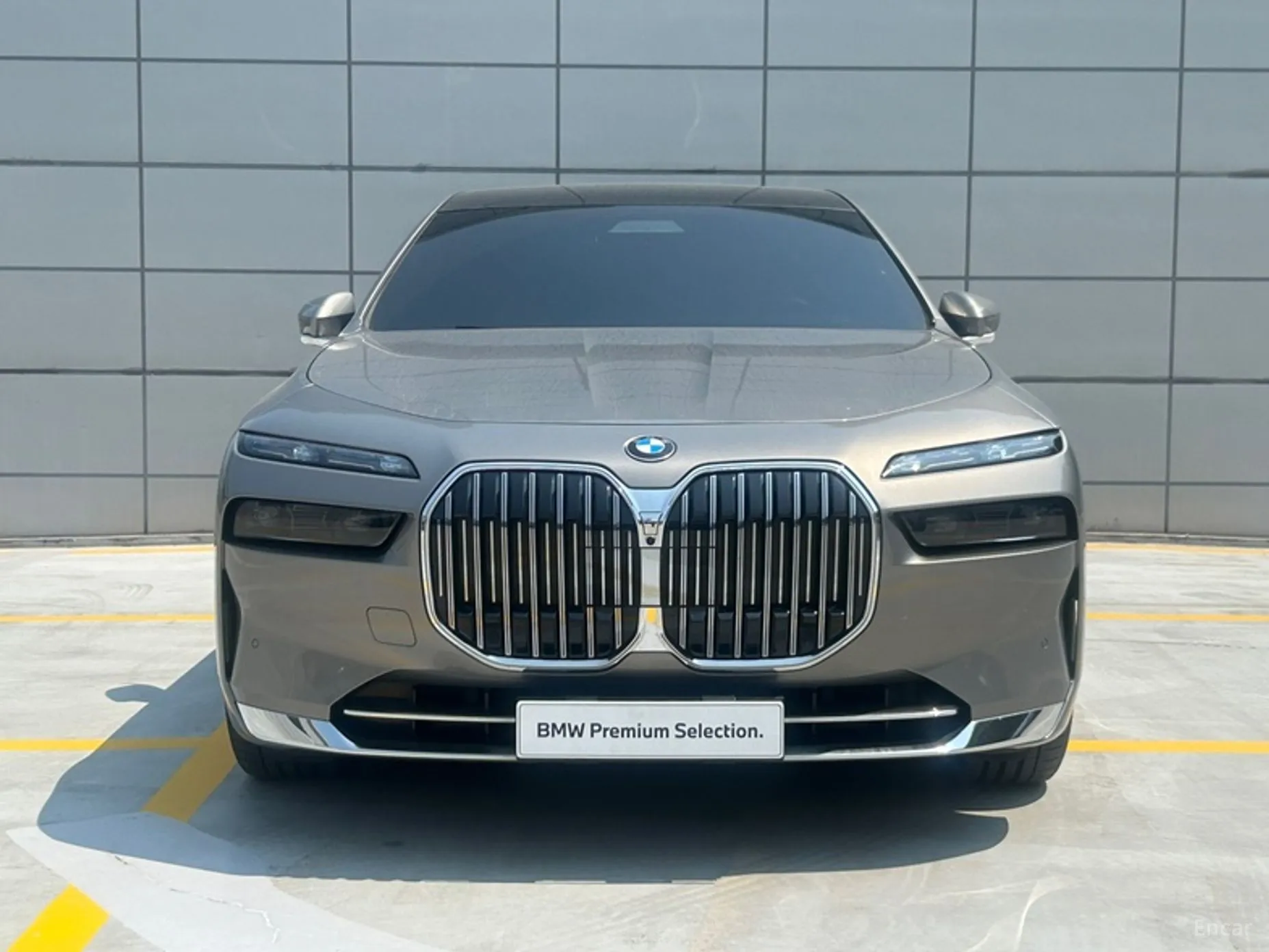 BMW 7 Series (G70) превью 2