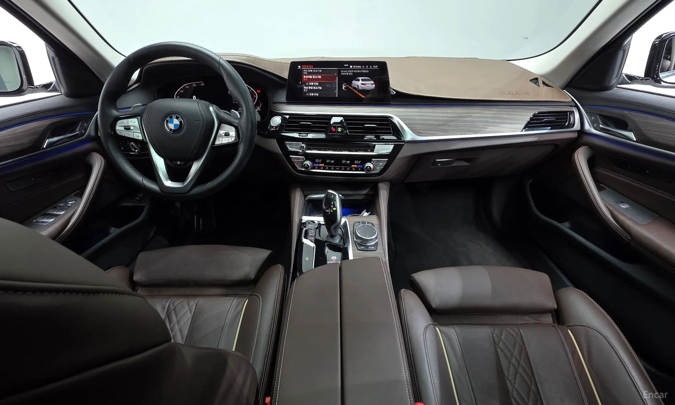 BMW 5 Series (G30) превью 4