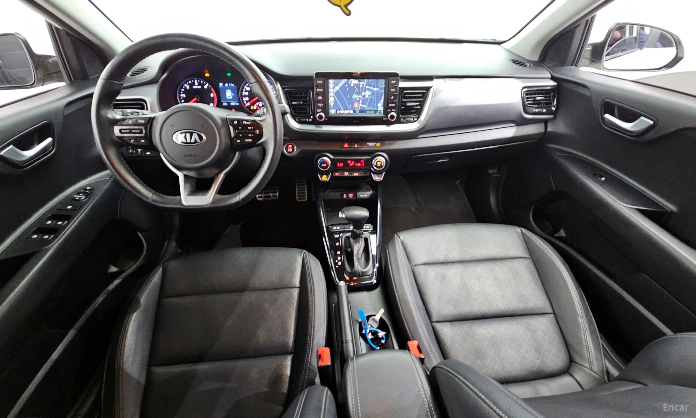 Kia Stonic превью 4