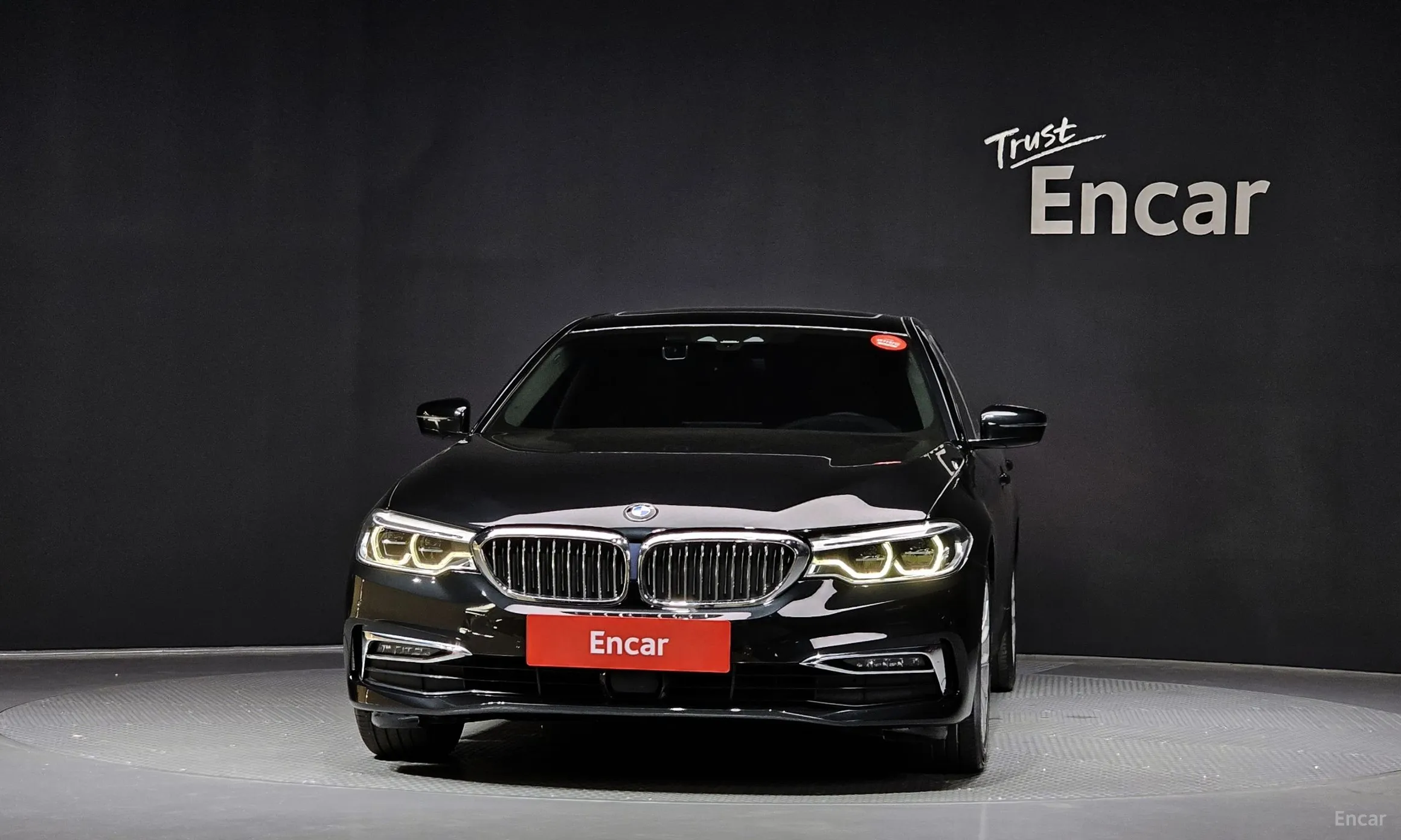 BMW 5 Series (G30) превью 2