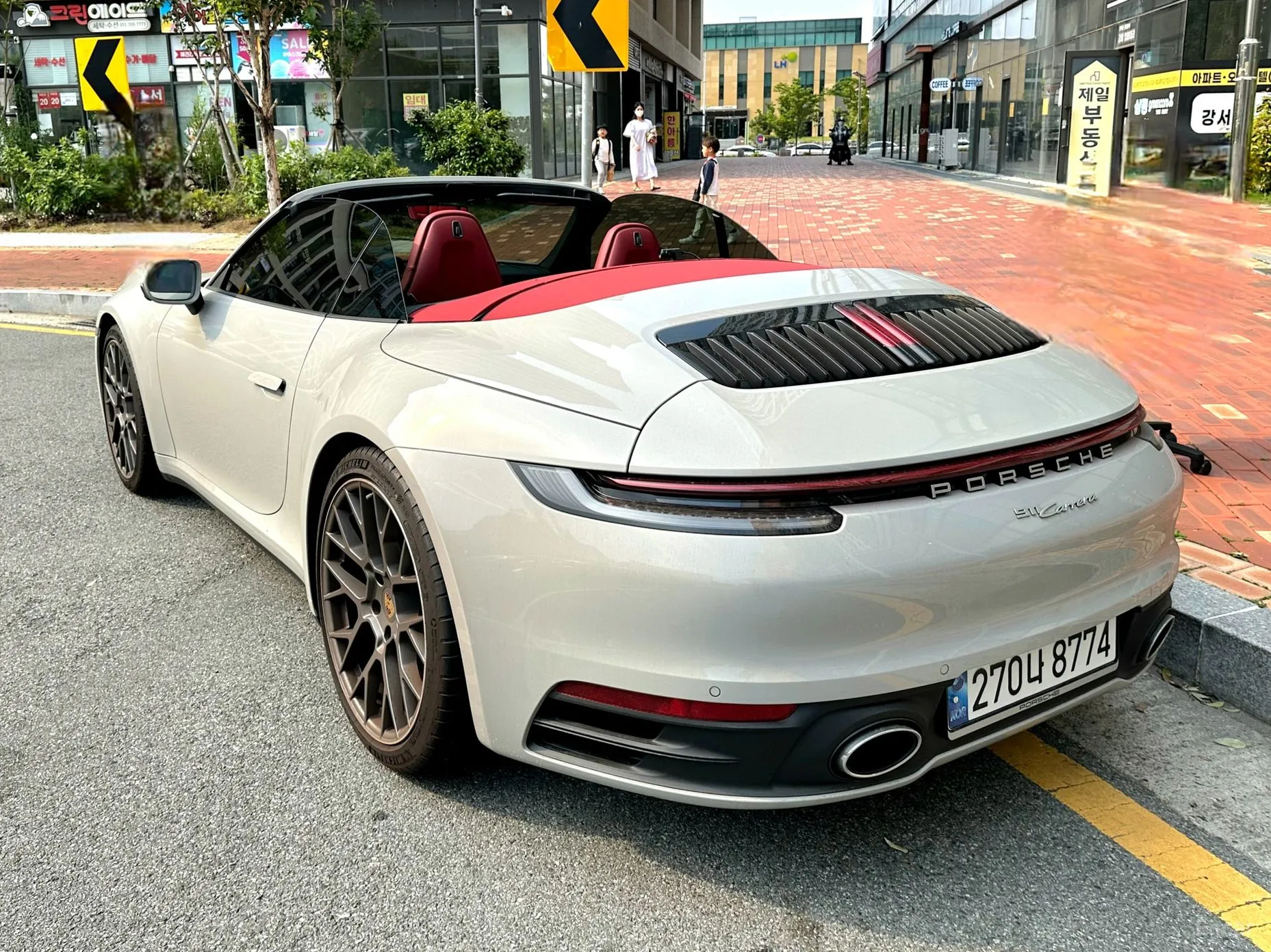 Porsche 911 (992) превью 4