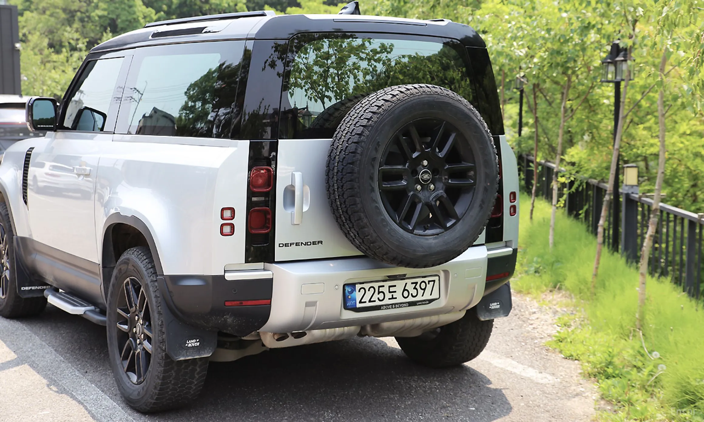 Land Rover Defender (L663)