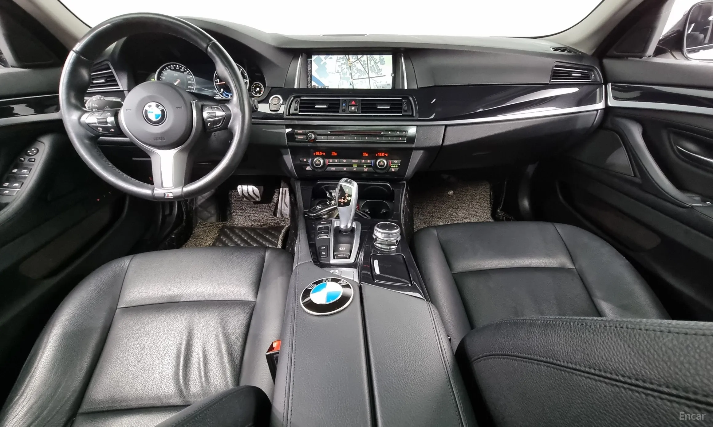 BMW 5 Series (F10) превью 4