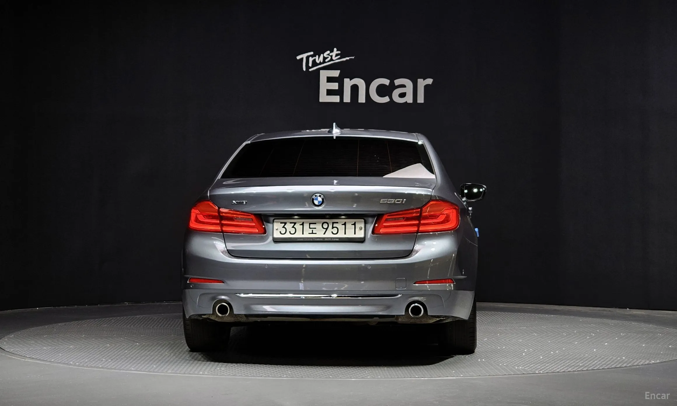 BMW 5 Series (G30) превью 3