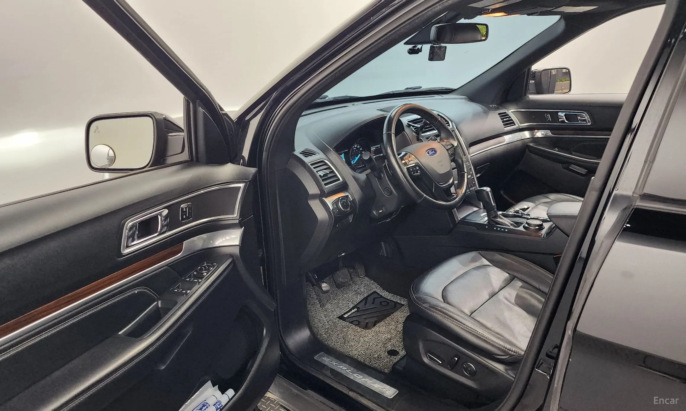 Ford Explorer превью 10