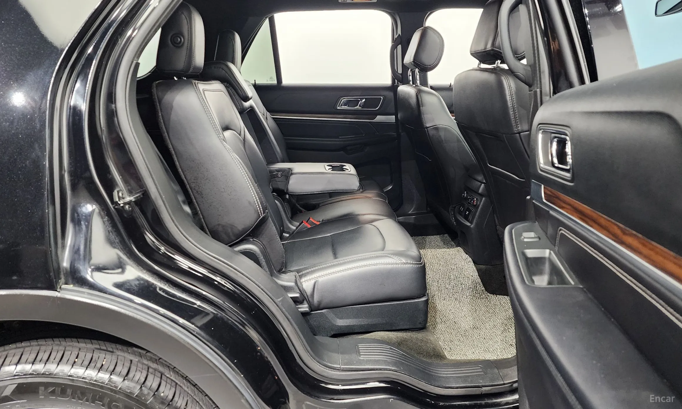 Ford Explorer превью 12