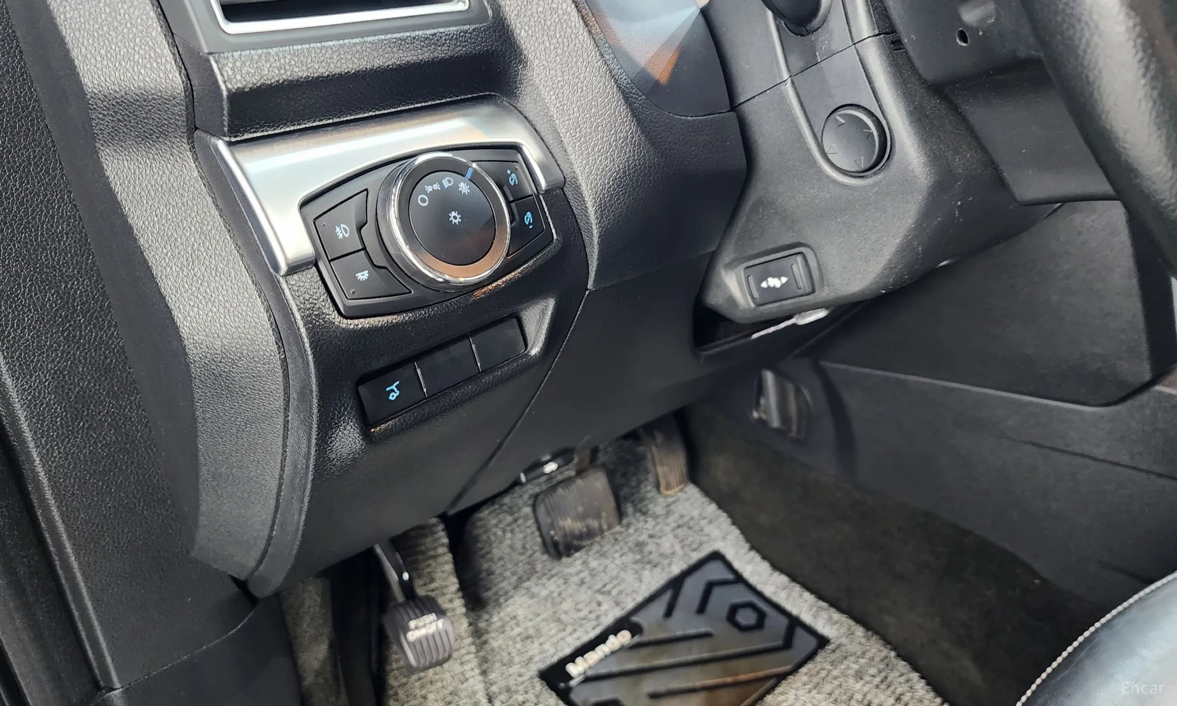 Ford Explorer превью 14