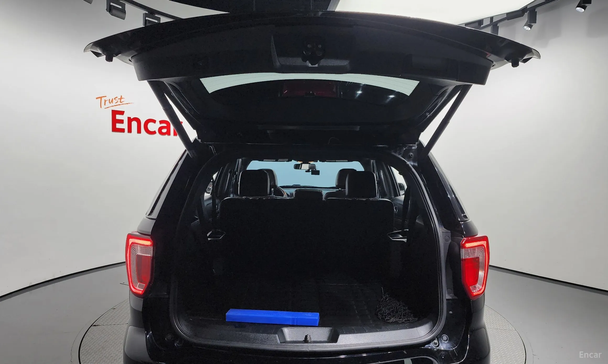 Ford Explorer превью 20