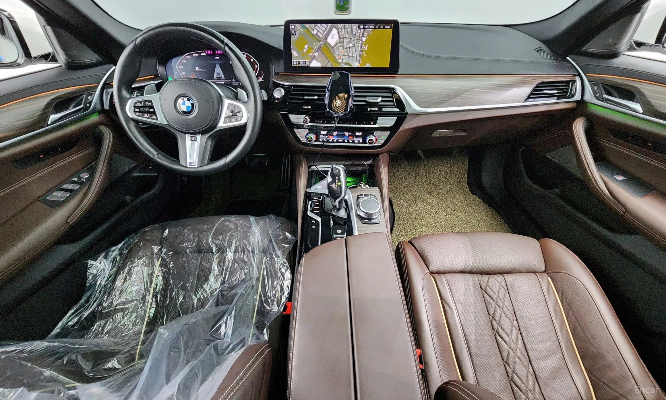 BMW 5 Series (G30) превью 4