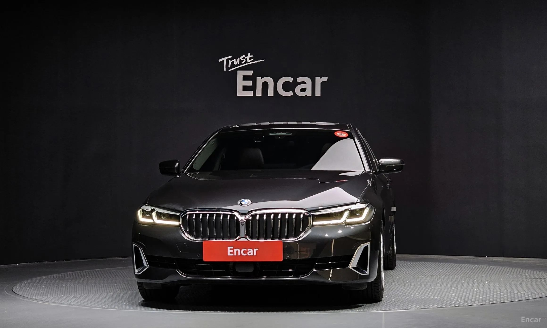 BMW 5 Series (G30) превью 2