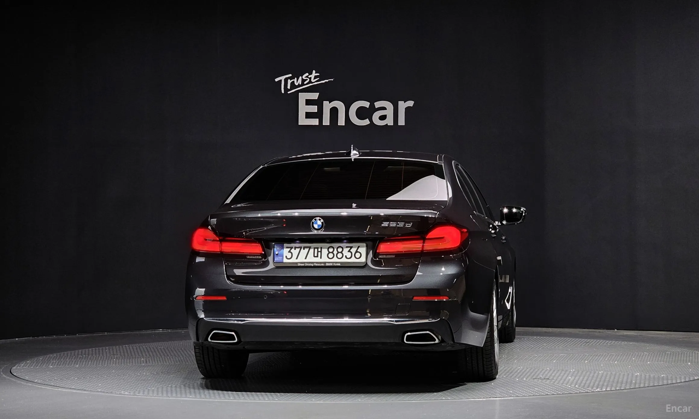 BMW 5 Series (G30) превью 3