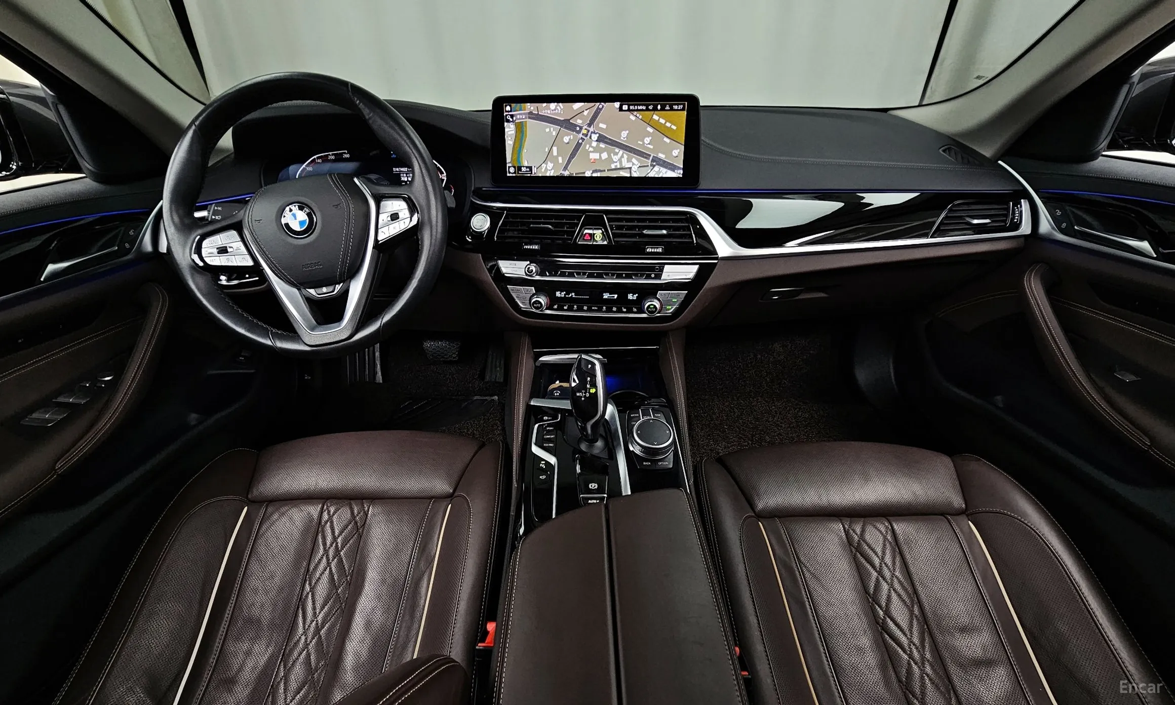 BMW 5 Series (G30) превью 4