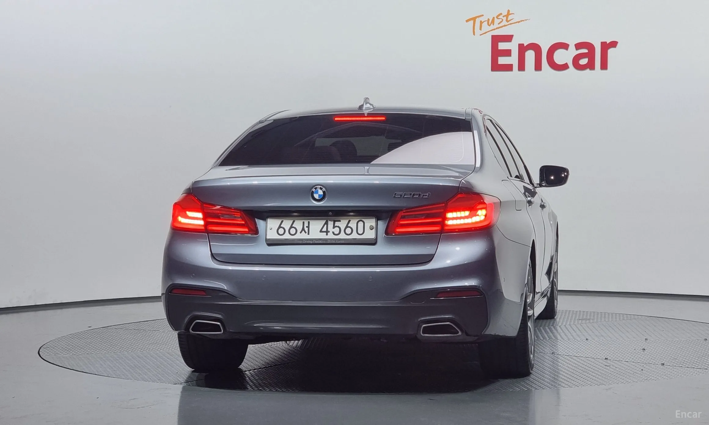 BMW 5 Series (G30) превью 3