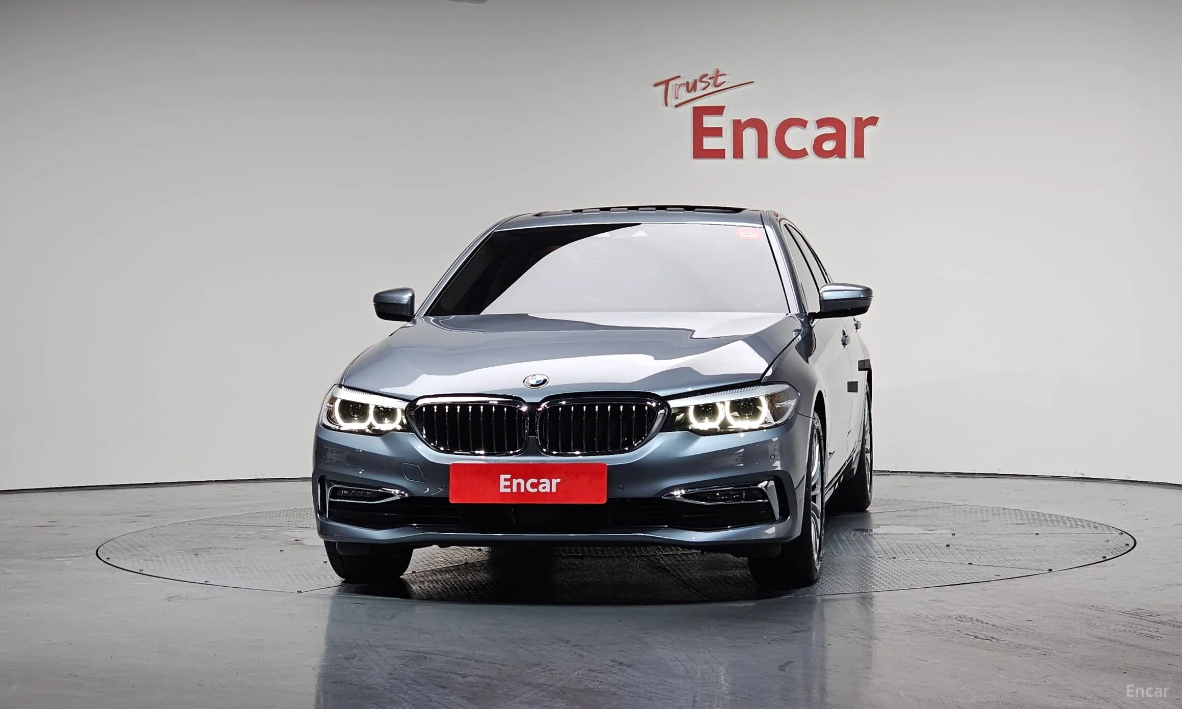 BMW 5 Series (G30) превью 2