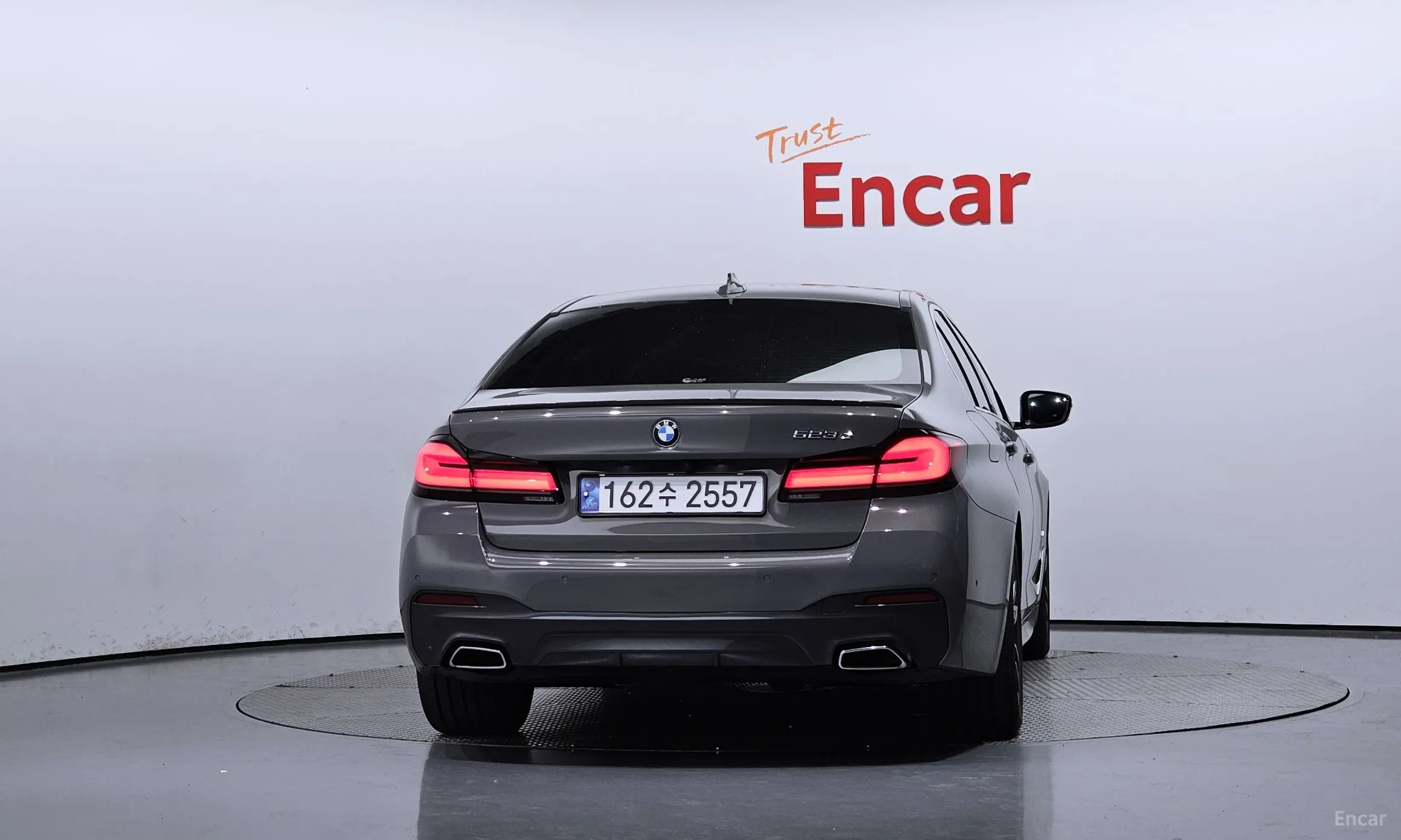 BMW 5 Series (G30) превью 3
