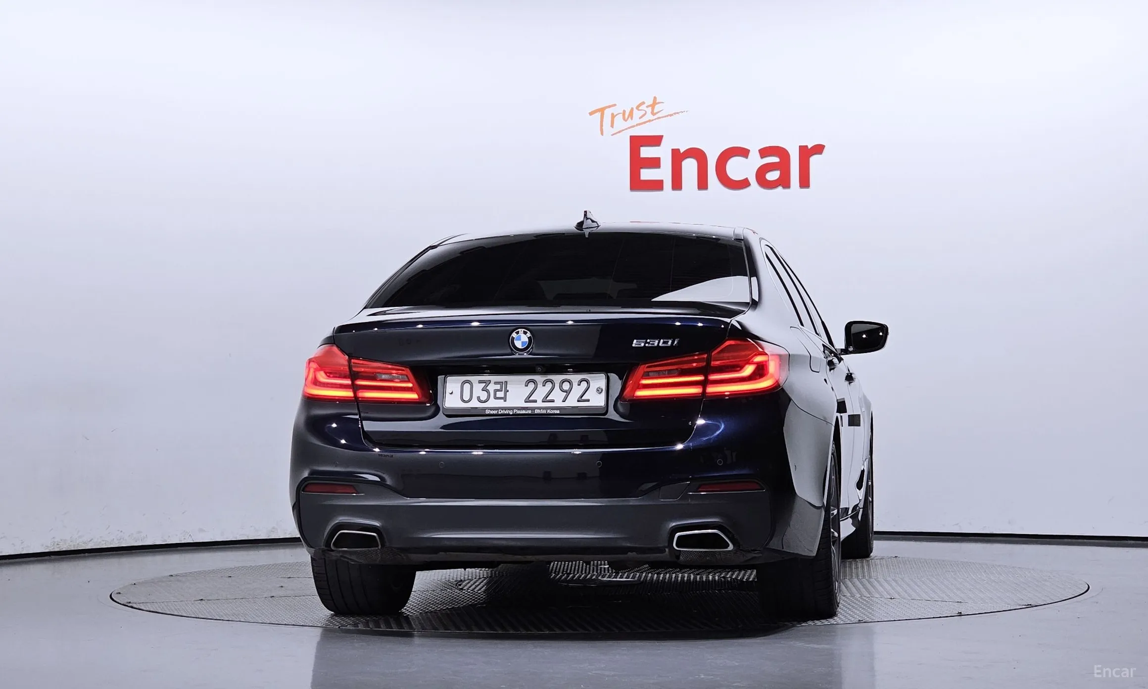 BMW 5 Series (G30) превью 3