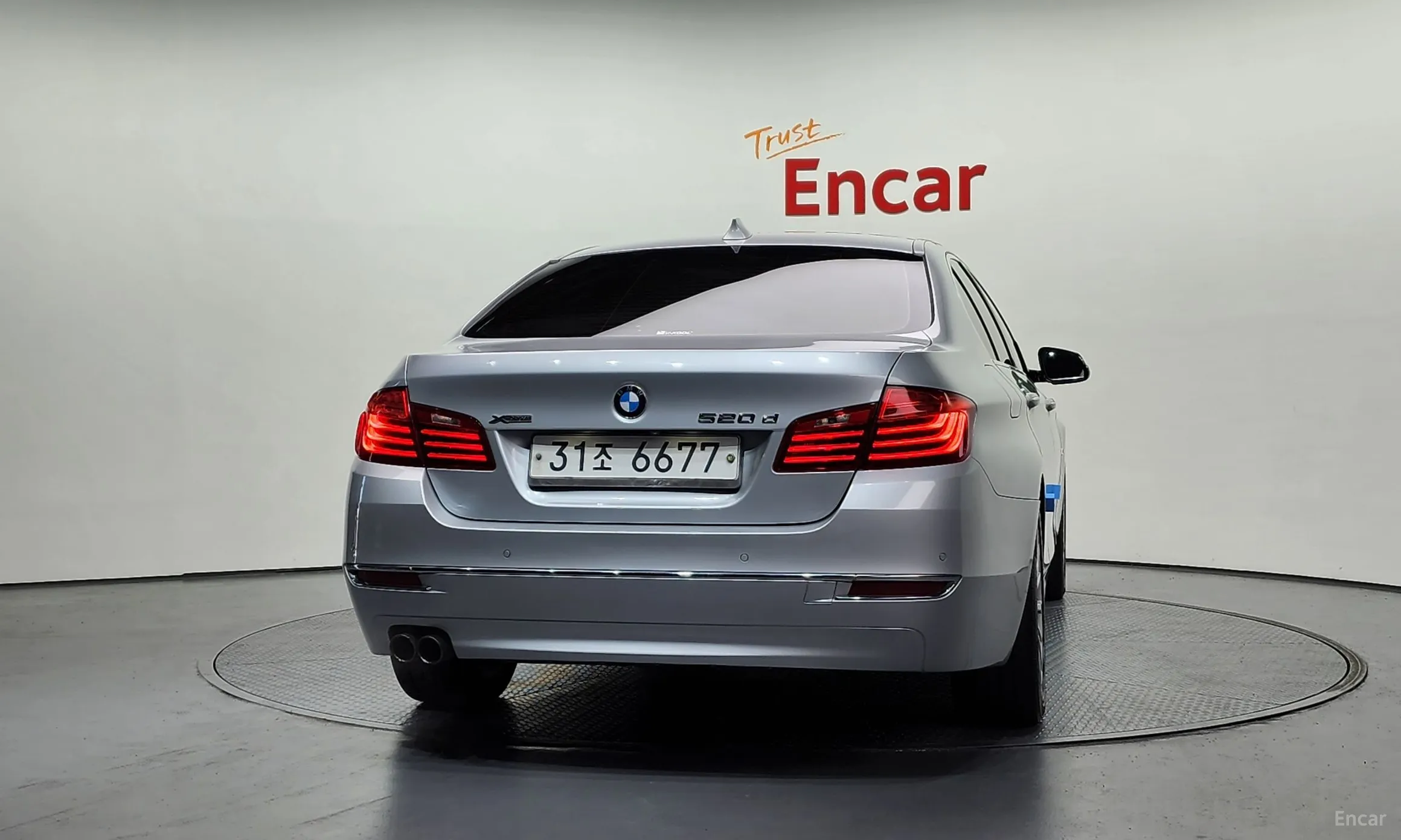 BMW 5 Series (F10) превью 3