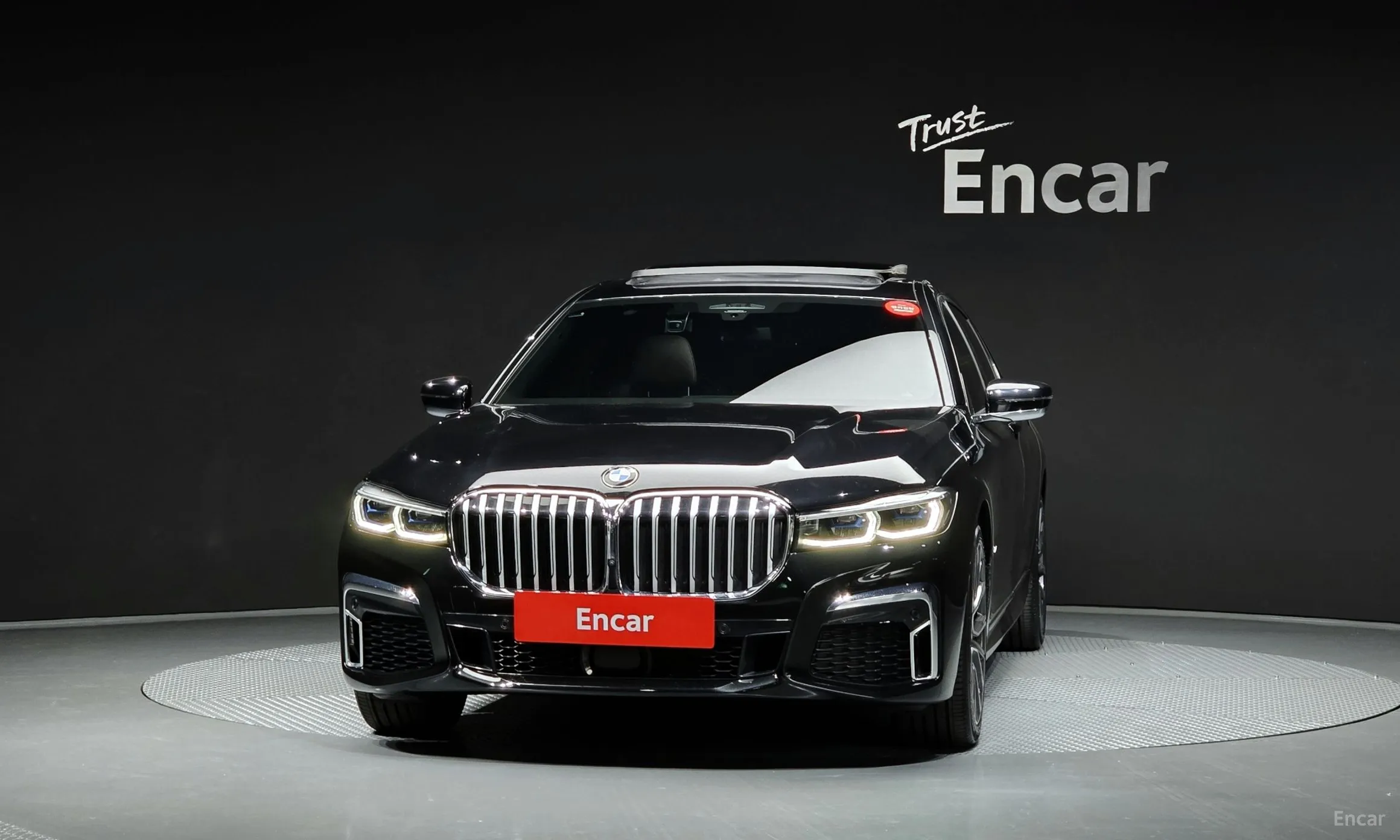 BMW 7 Series (G11) превью 2