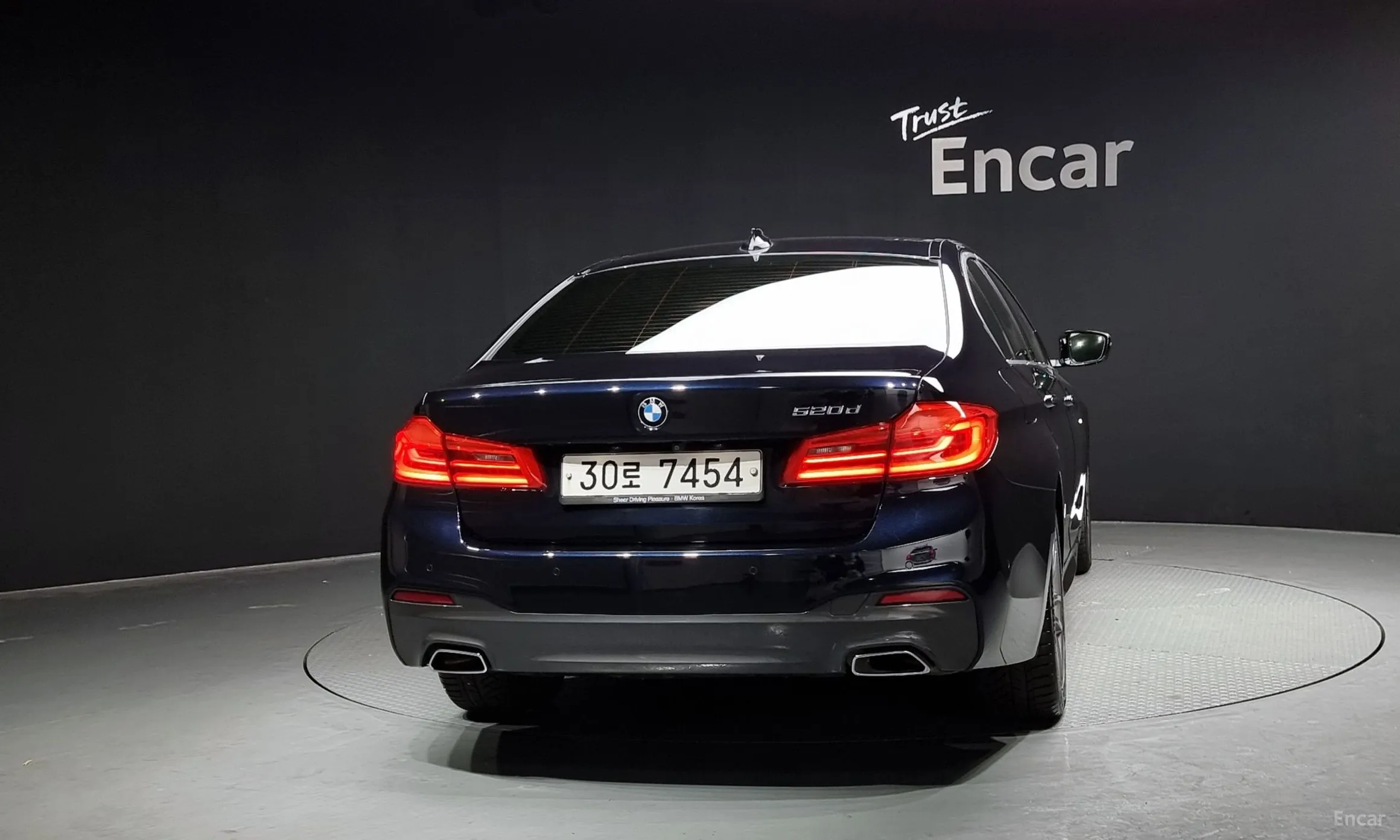 BMW 5 Series (G30) превью 3