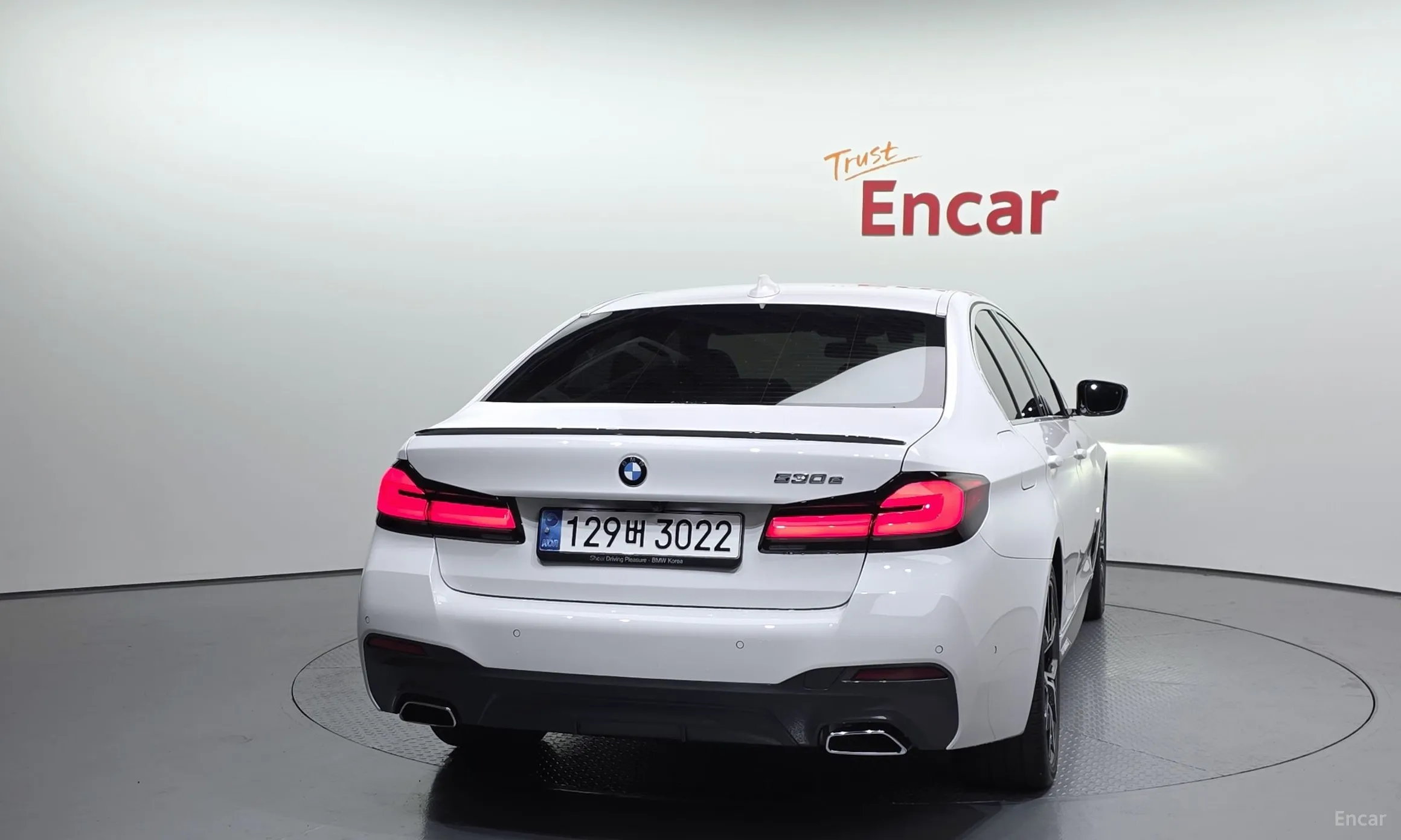 BMW 5 Series (G30) превью 3
