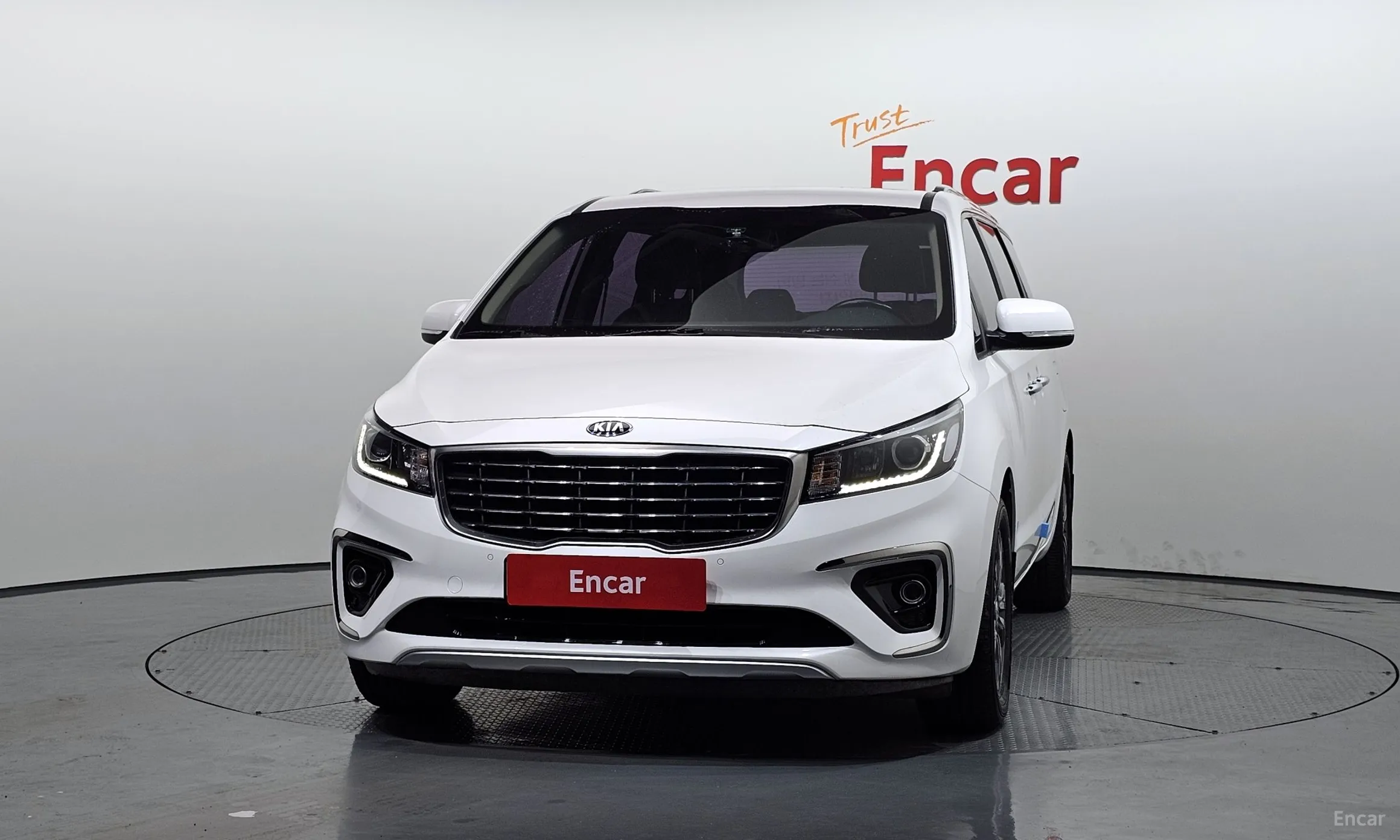 Kia Carnival превью 2